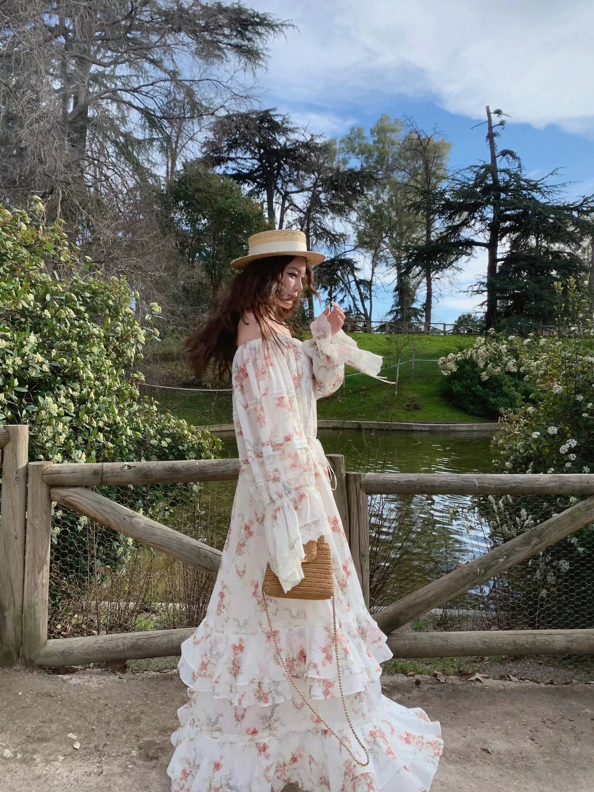 1S Floral One-word Collar Off-the-shoulder Horn Dress