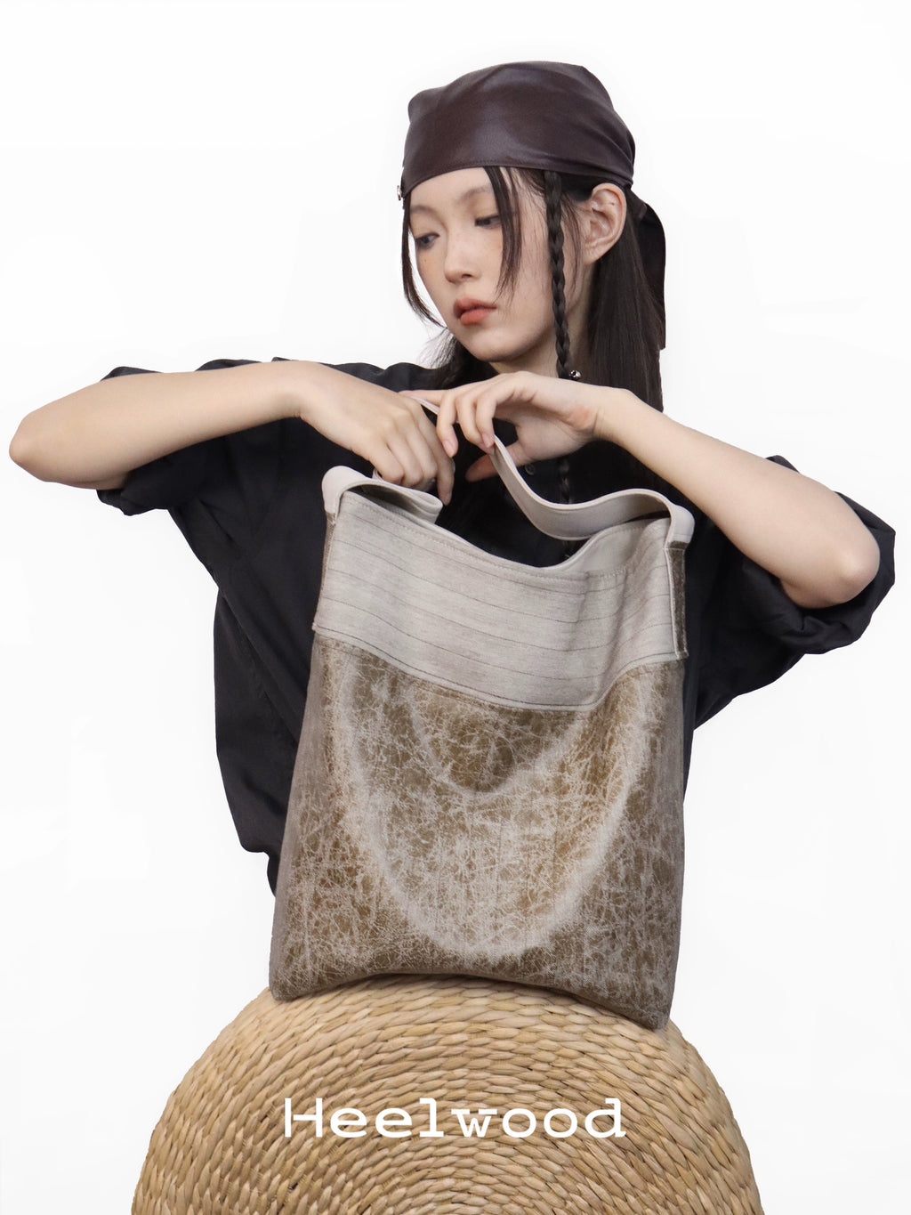 Heelwood Wilderness New Chinese Bucket Bag