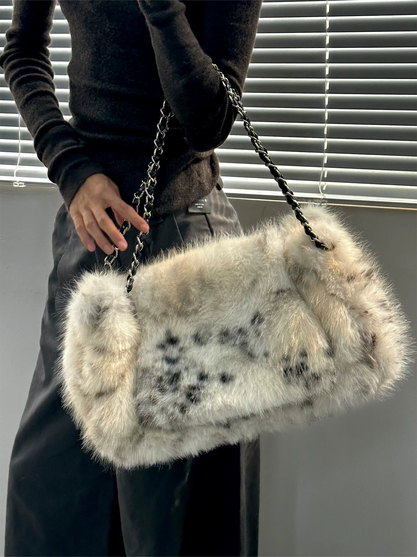 Faychui Snow Leopard Plush Chain Bag