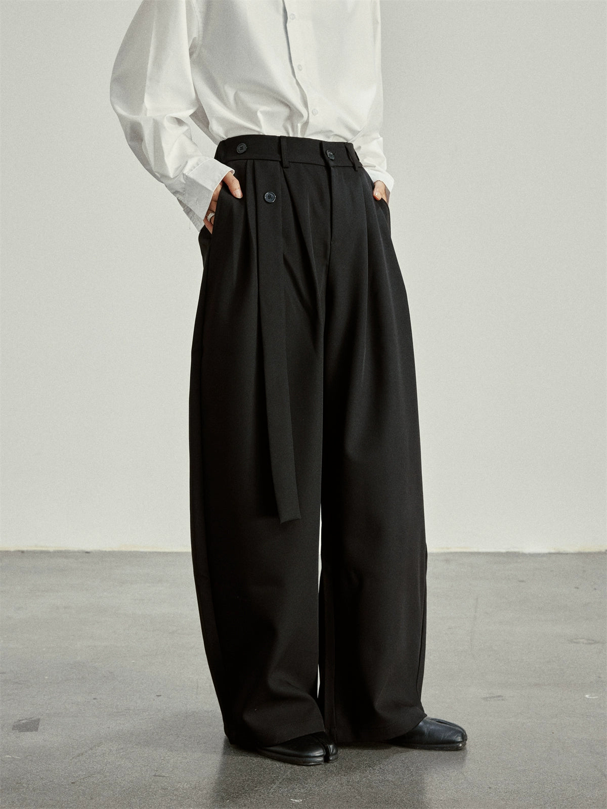 SUNYVONNE Pleated Versatile Suit Pants