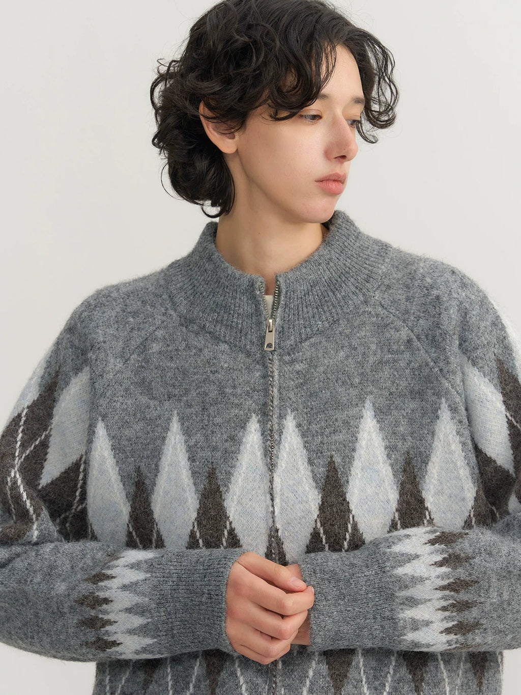CARPEM Diamond Zip-up Turtleneck Sweater