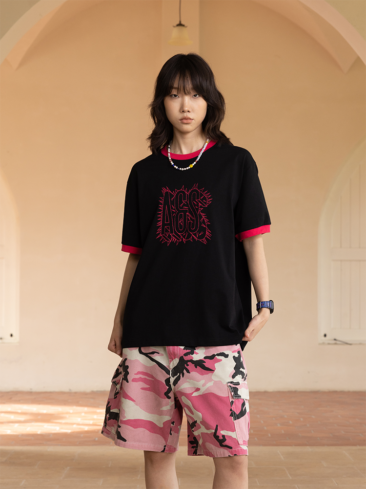 AVENUESON Explosive Font Logo Contrasting Tee