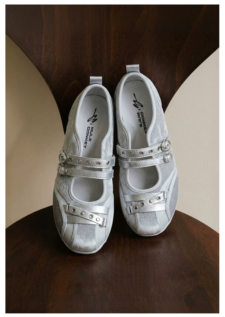Donkey Shallow Rivet Sports Small Leather Shoes
