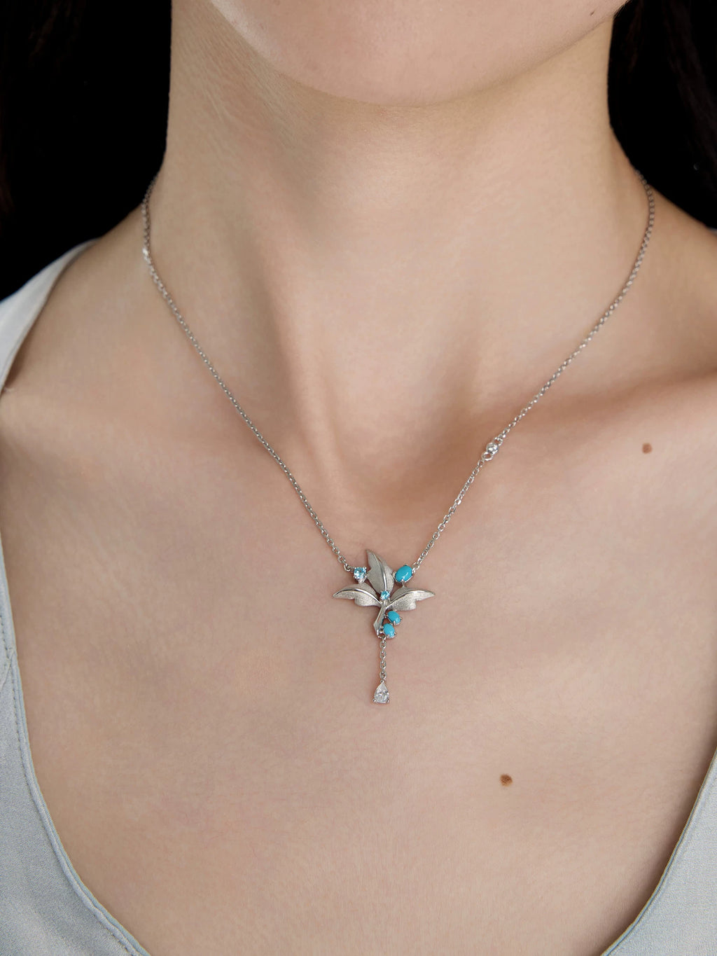 NO SOLUTION Blue Turquoise Diamond Brushed Leaf Water Drop Necklace