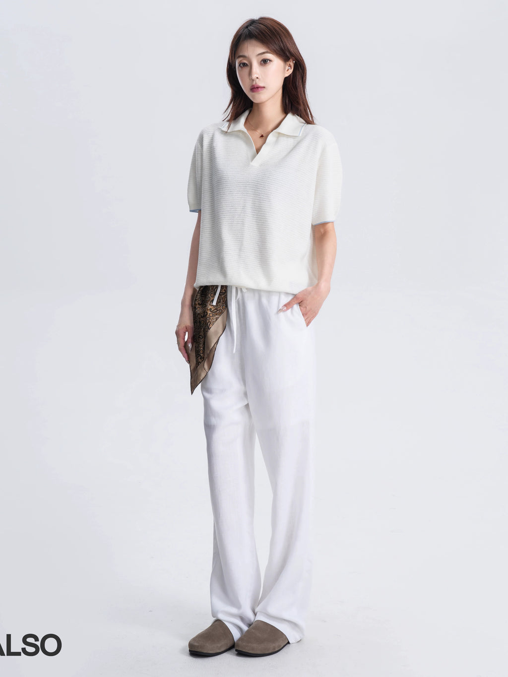 SEE ALSO Soft Waxy Lapel Short-sleeved Knitted Sweater