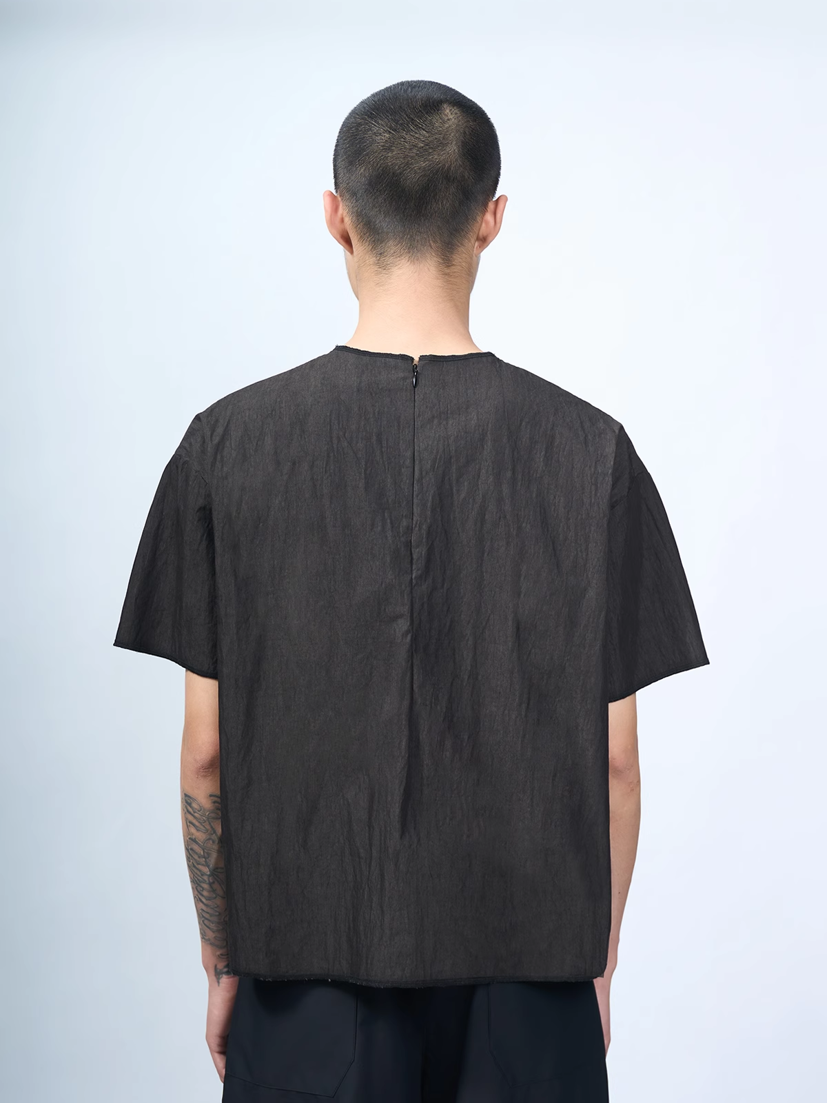 ETHEREAL PRODUCTION Texture Edge Lock Line Tee
