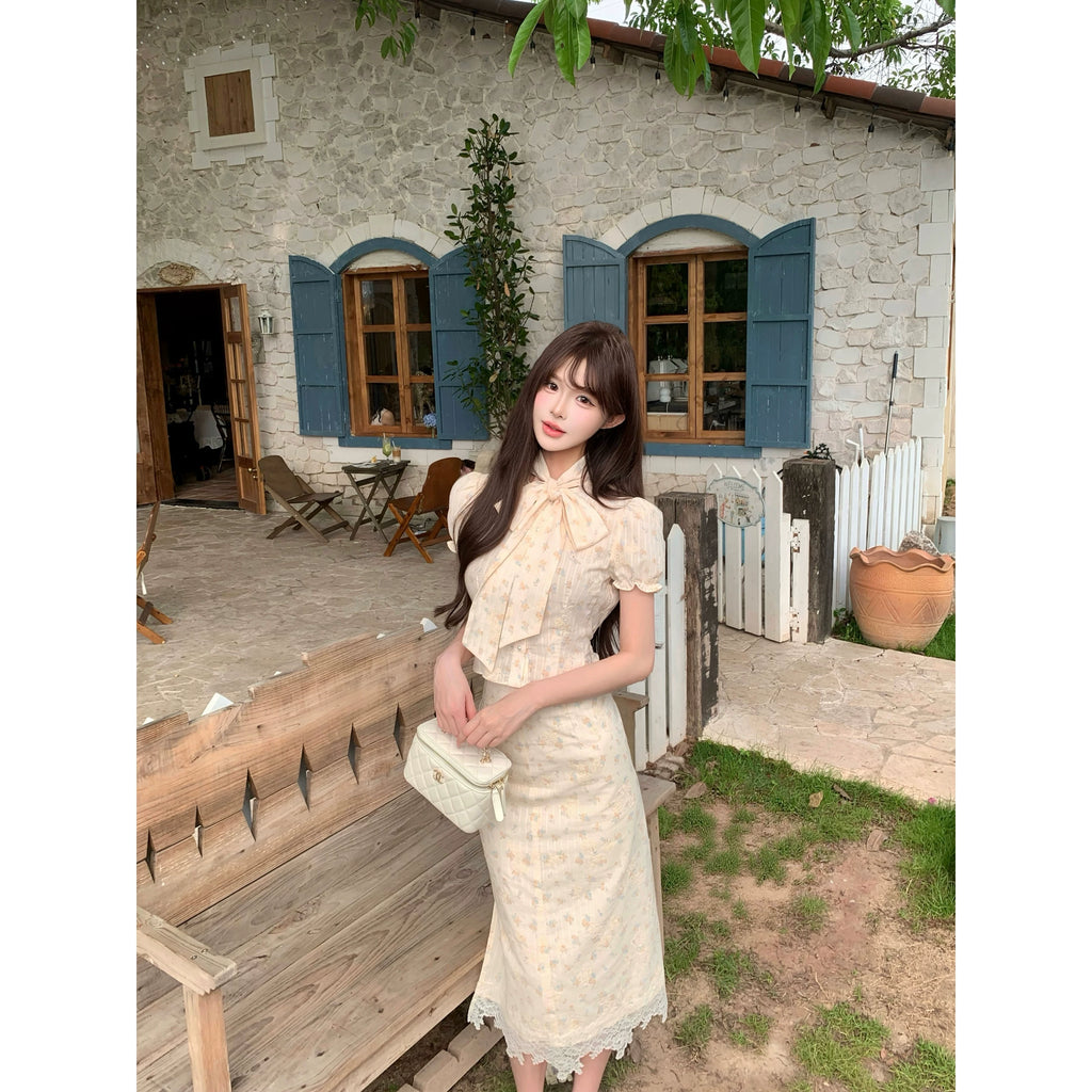 Barb Chill Bow Floral Top Skirt Set