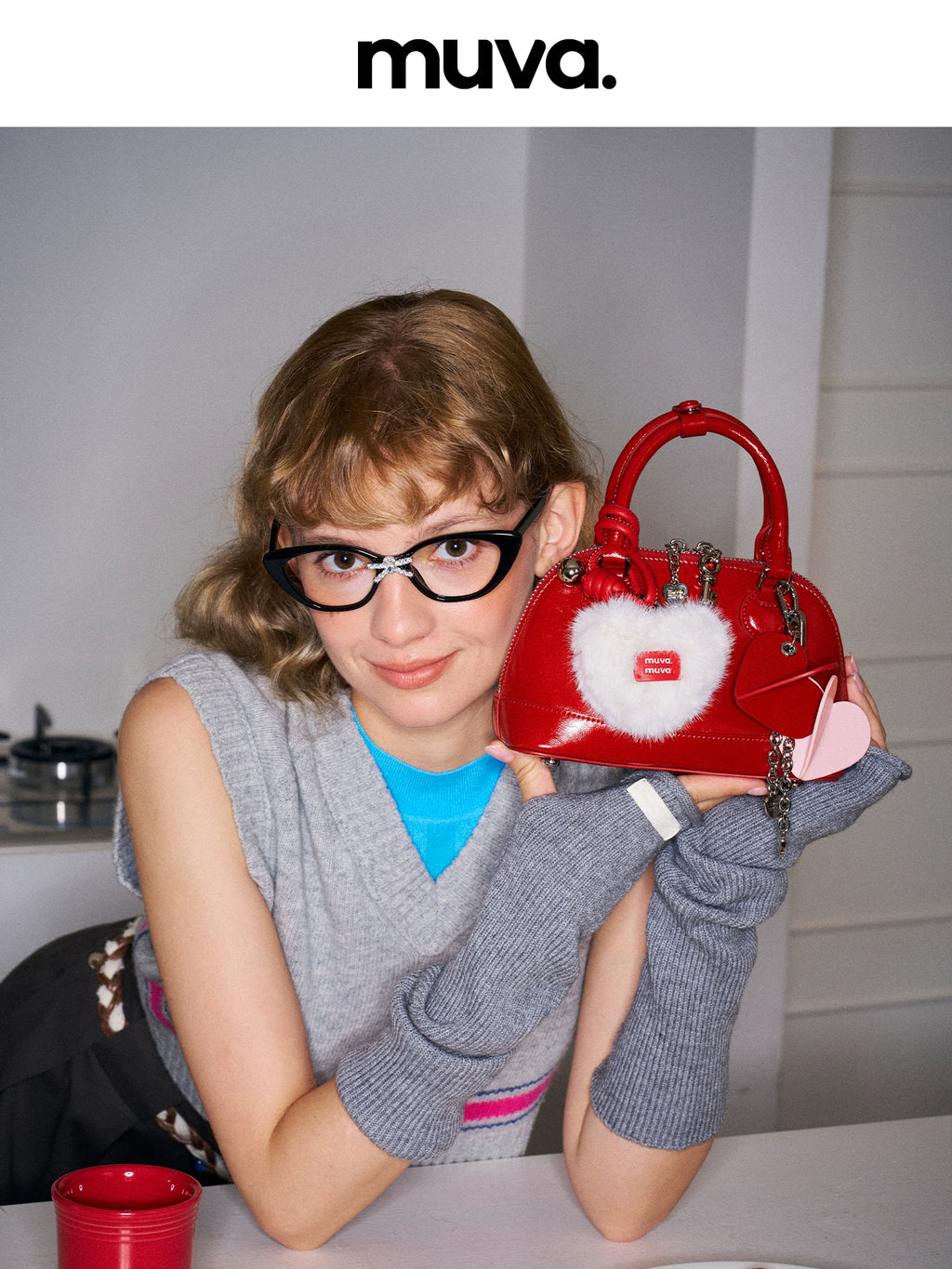 MUVA Exquisite Premium Messenger Bag