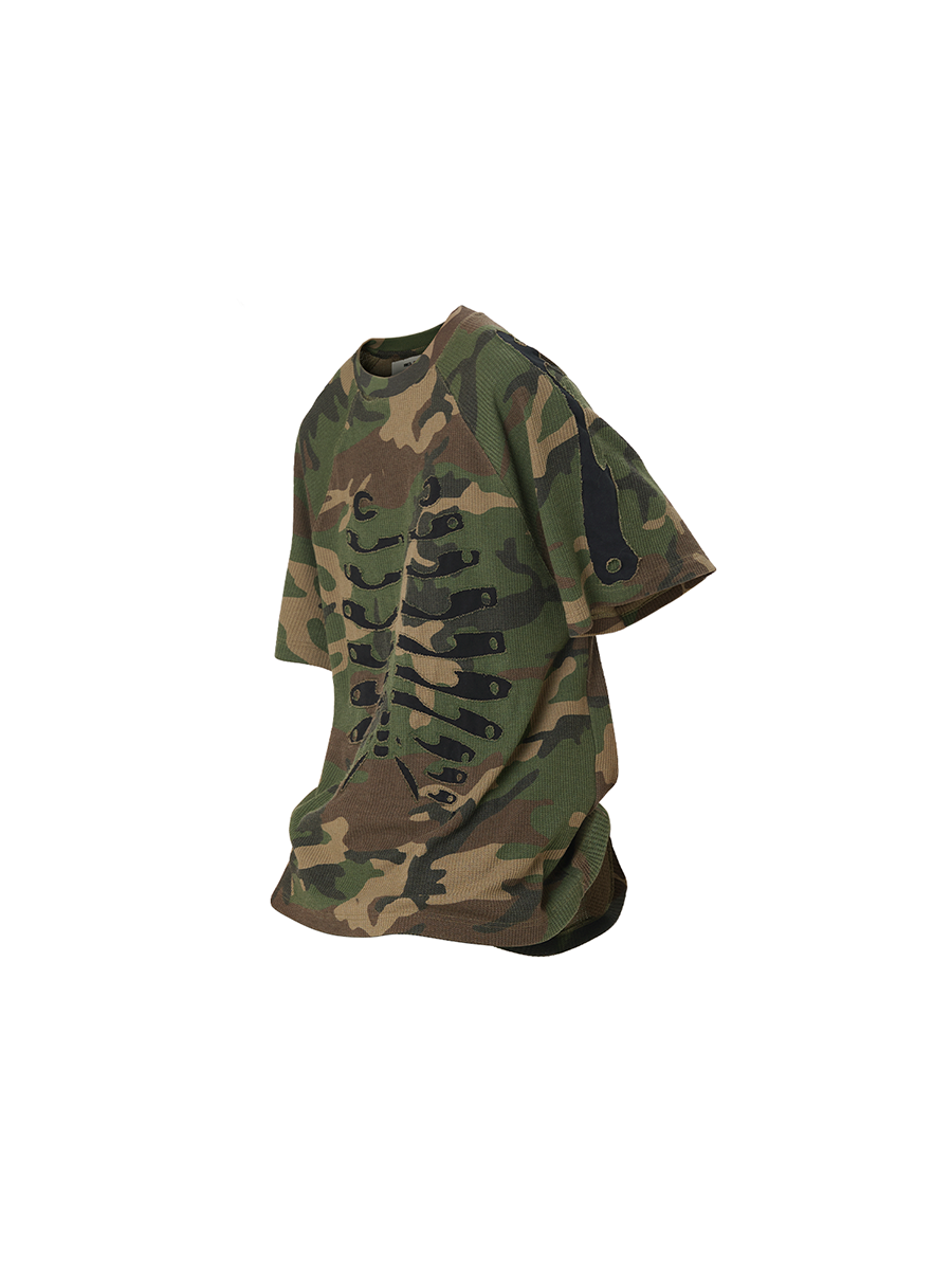 RELABEL Sticker Embroidery Camouflage Tee
