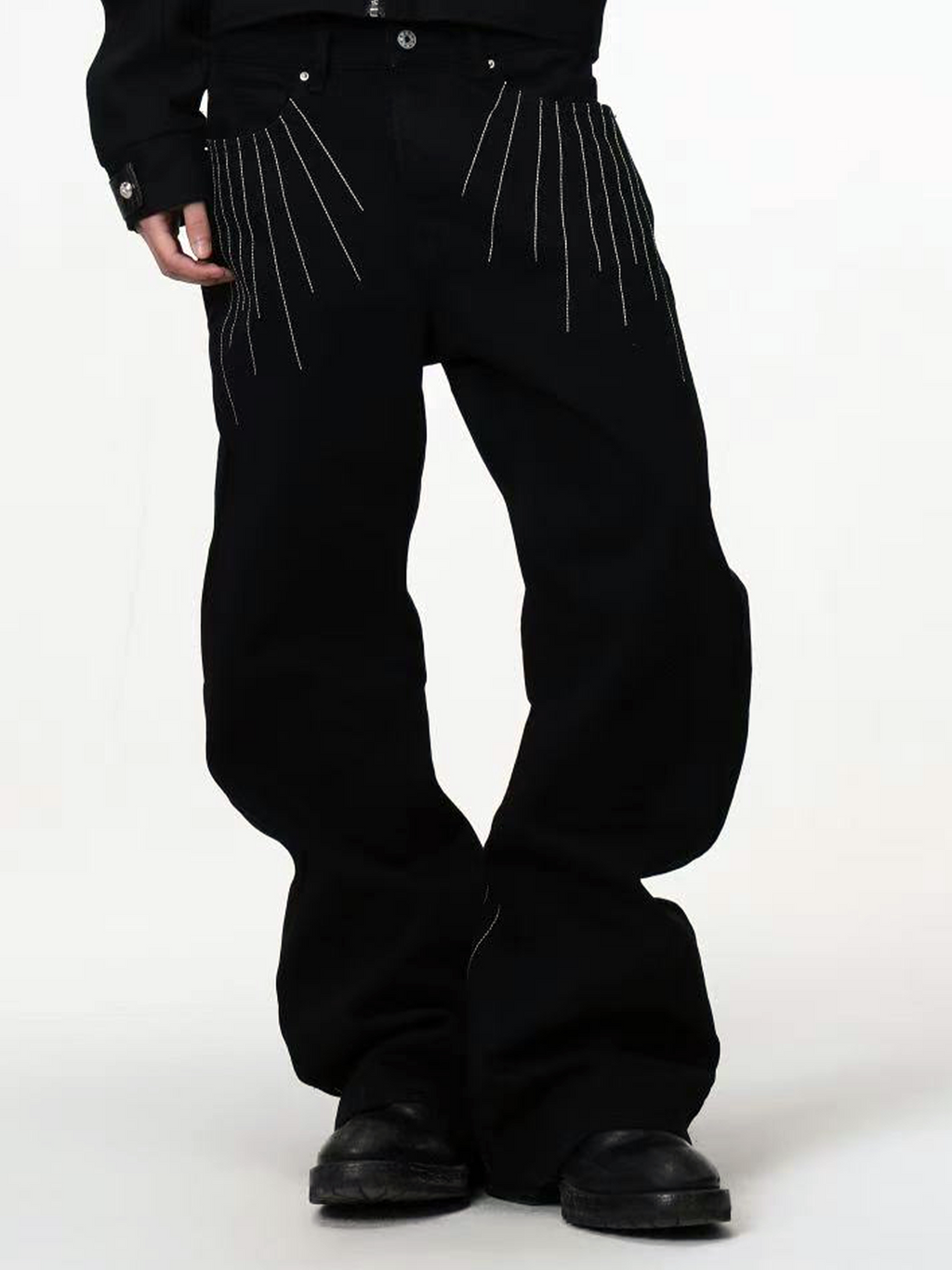 DETW Three-dimensional Line Embroidered Stacked Jeans