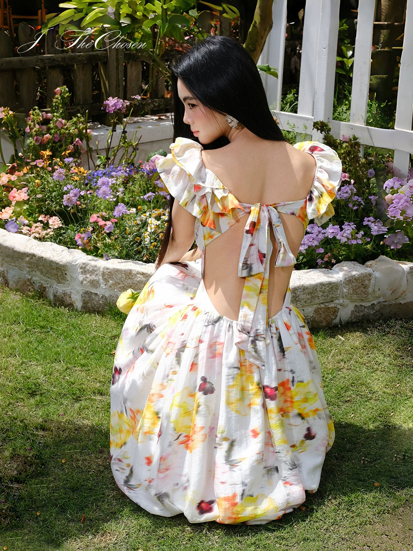 J TheChosen V-neck Waist Holiday Dress