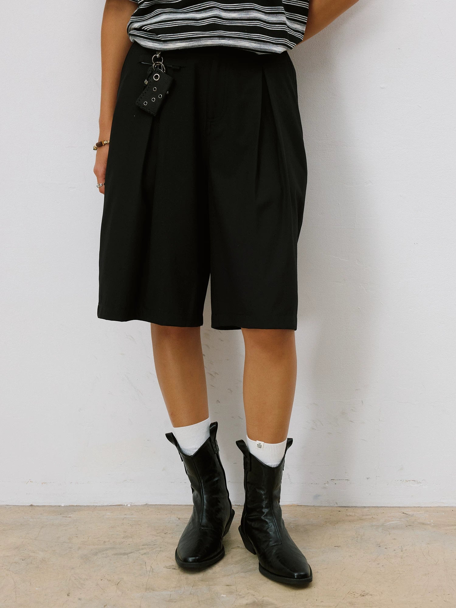 LR MADE Double Pleated Casual Shorts