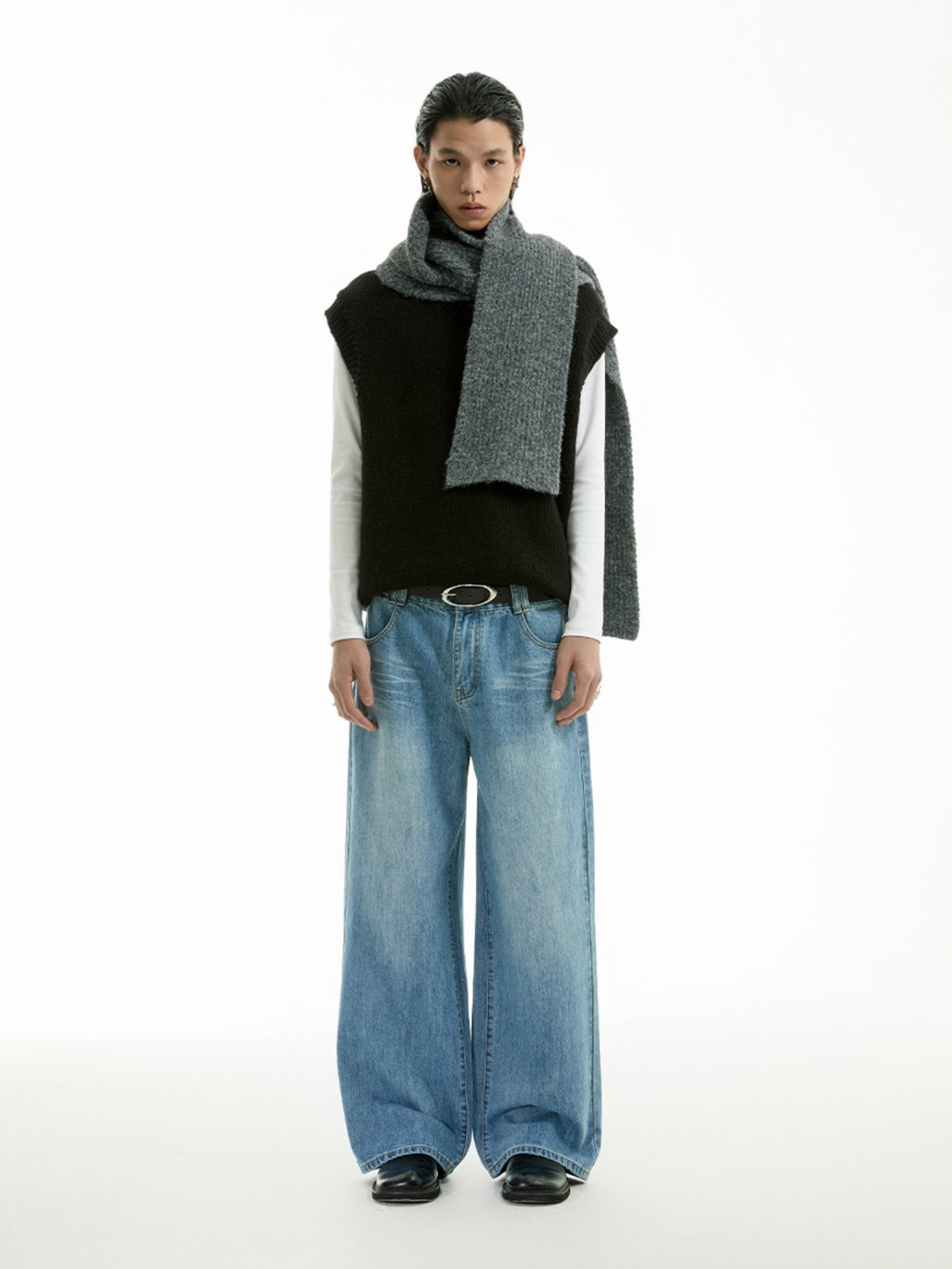 FUNKYFUN  Needle Sleeve Head V Neck Knitting Sweater Vest