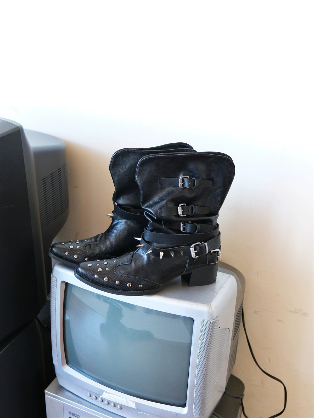 Mooreyu Pleated Western Booties