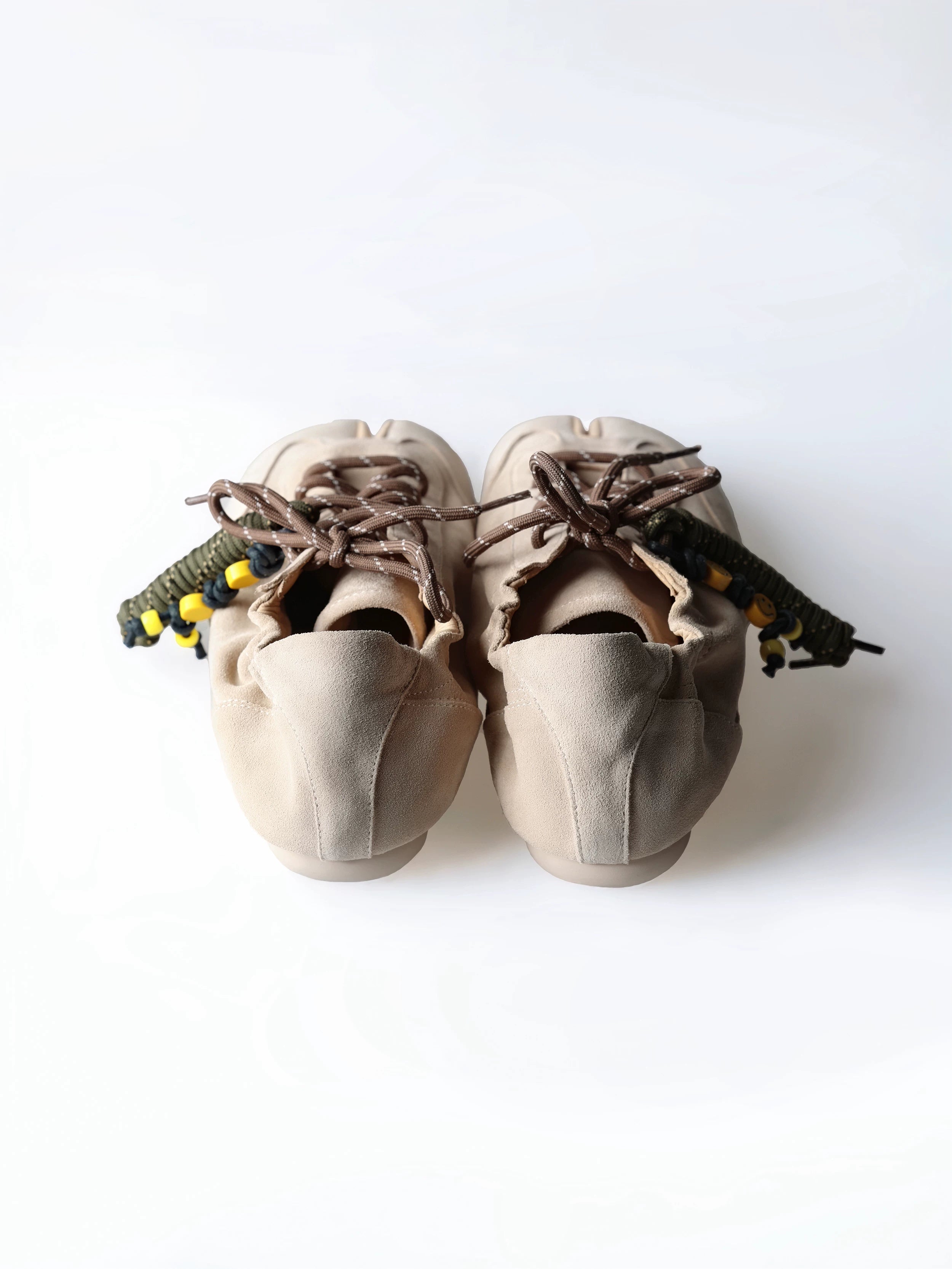 6CRAYON Soft Cowhide Split-toed Tabi Comfortable Sneakers