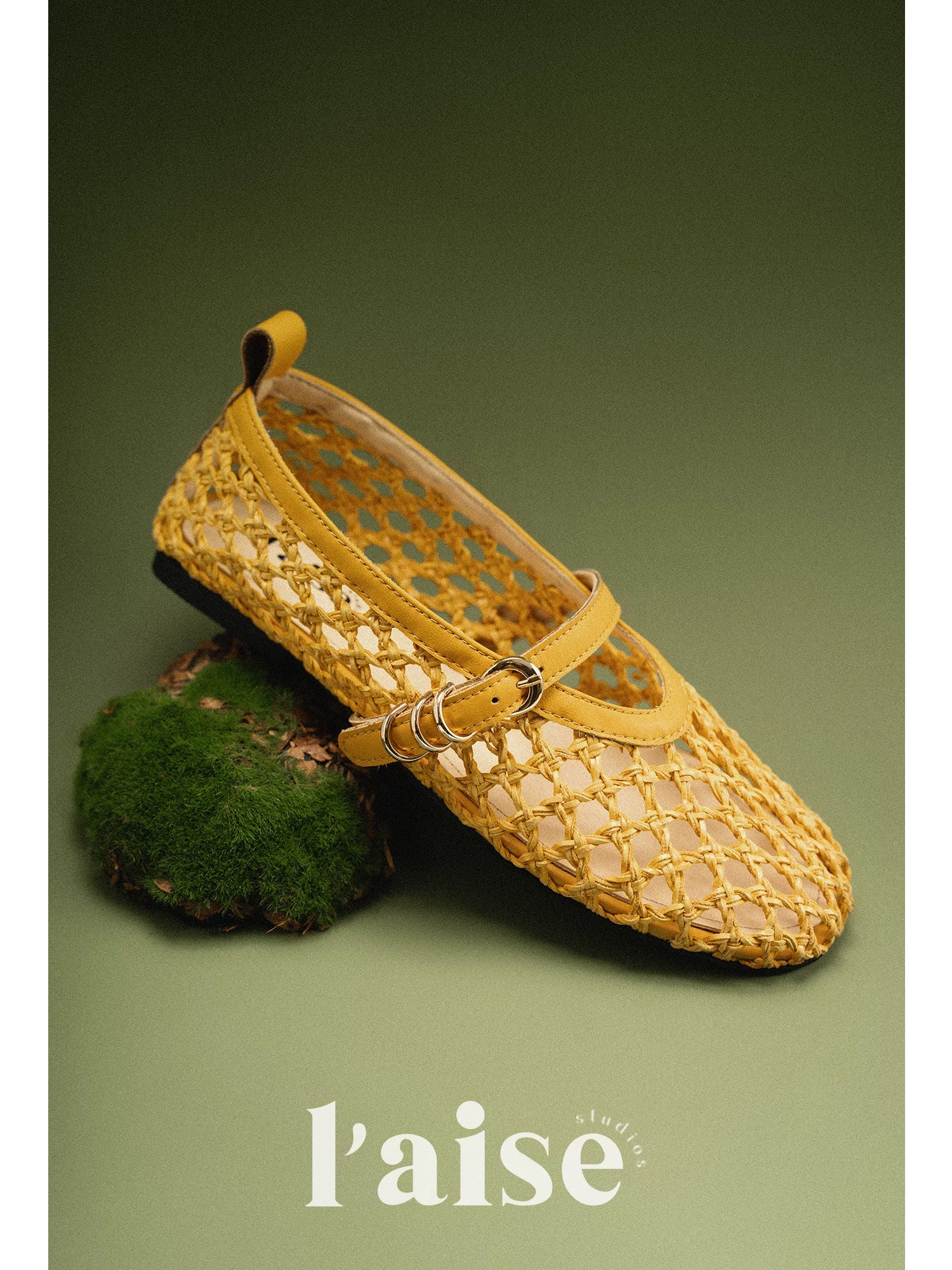 L'aise Vintage Fashion Strap-on Shoes