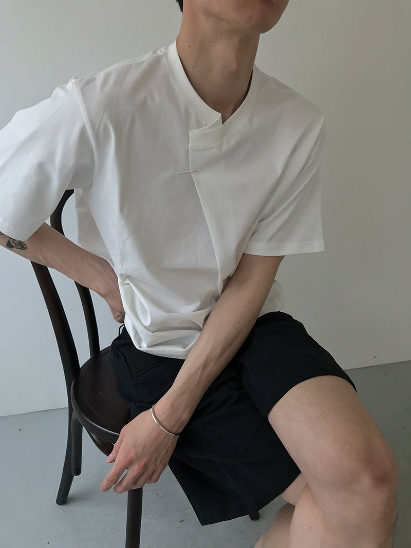 COLN Casual Neckline Pleated Tee