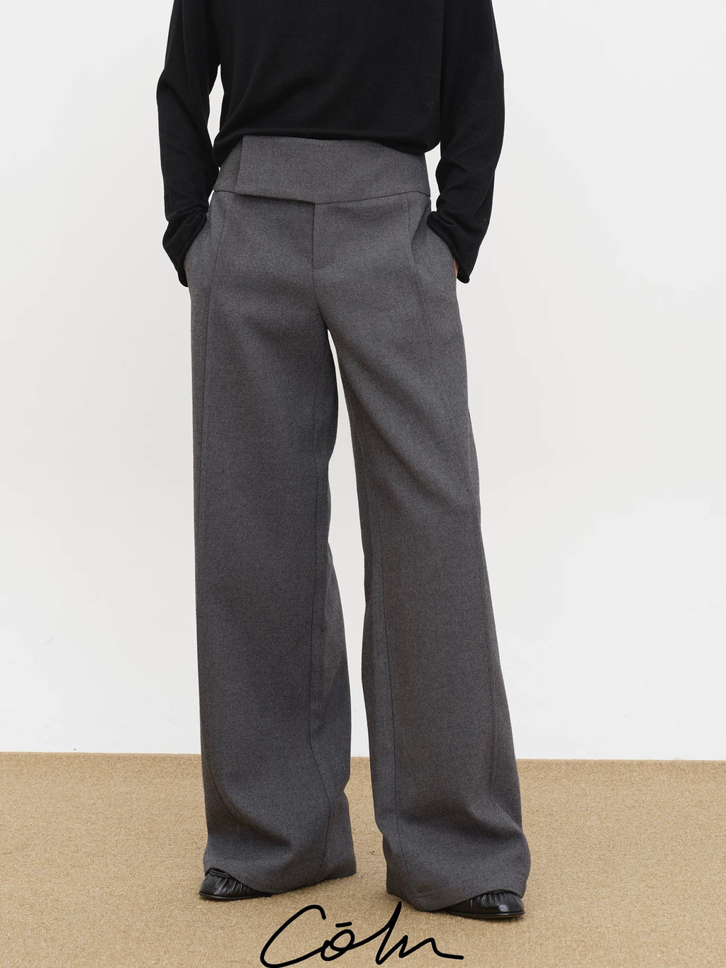 COLN Wide Waist Seal Thin Flared Pants