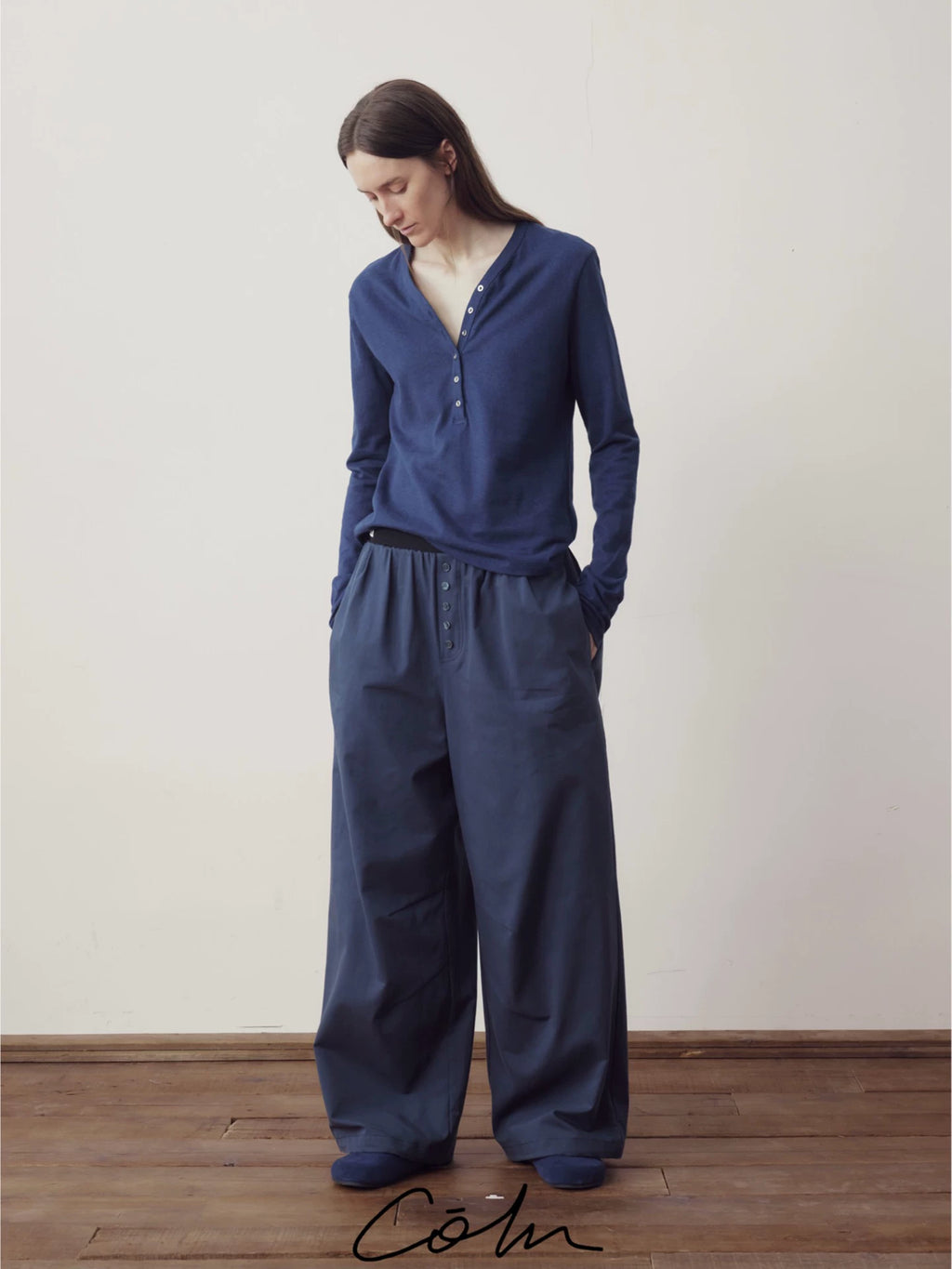 COLN V-neck Breathable Loose Casual Long Sleeves