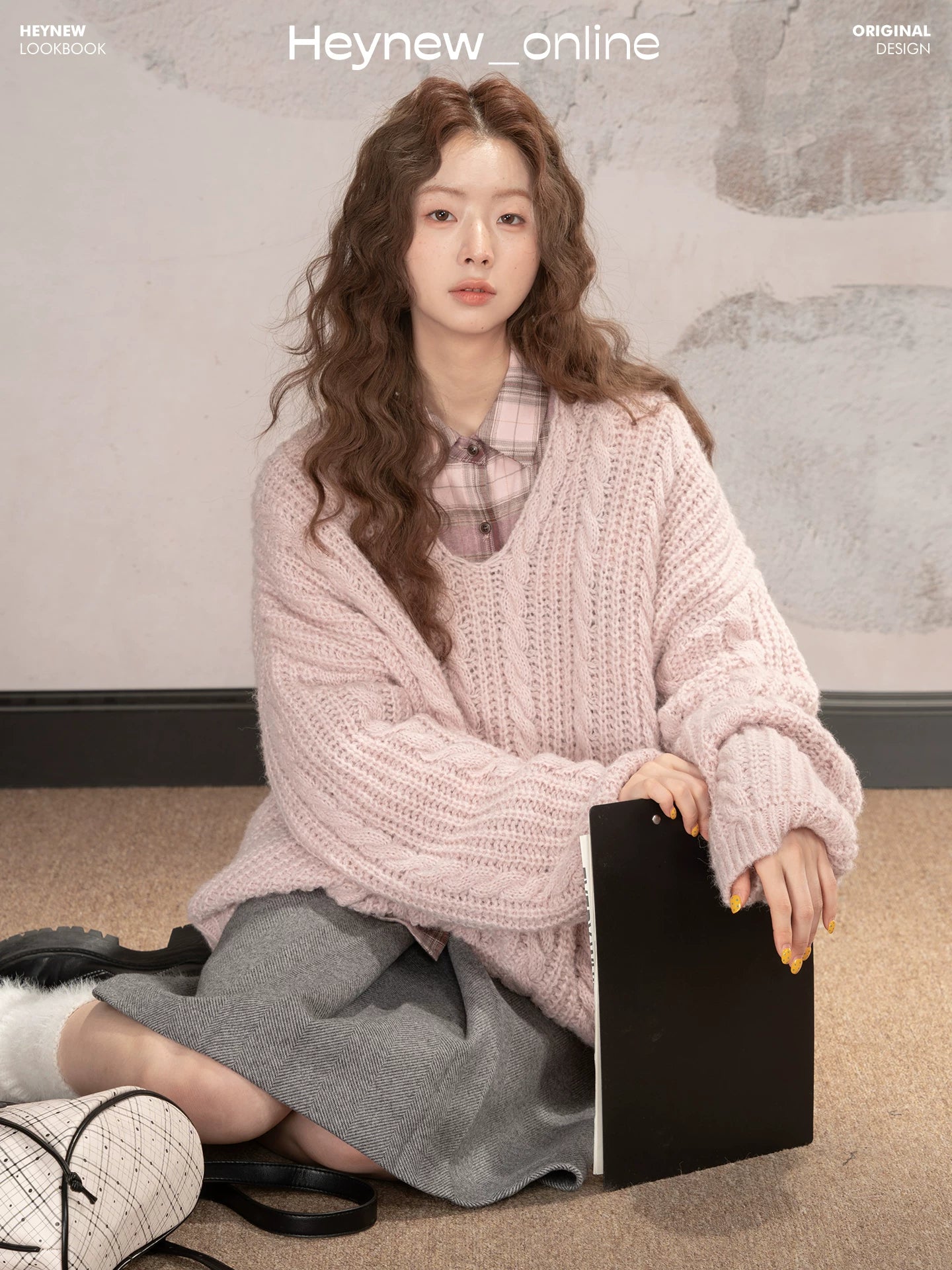 LOVEHEYNEW Twist V-neck Loose and Thin Sweater