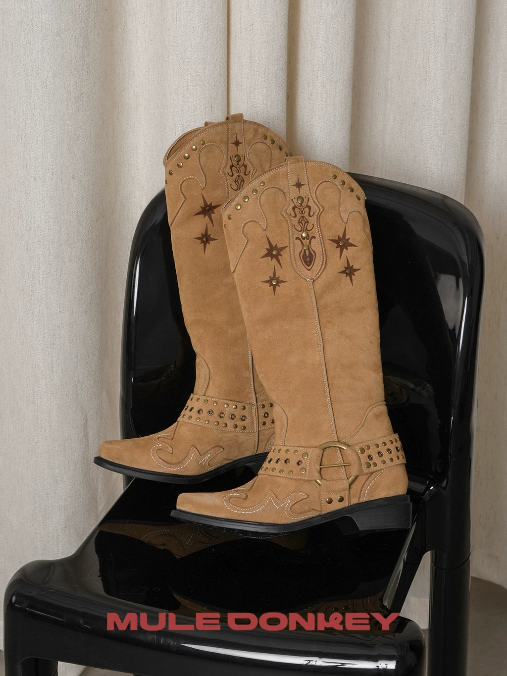 Donkey Vintage V-Mouth Pointed Embroidered Medium Boots
