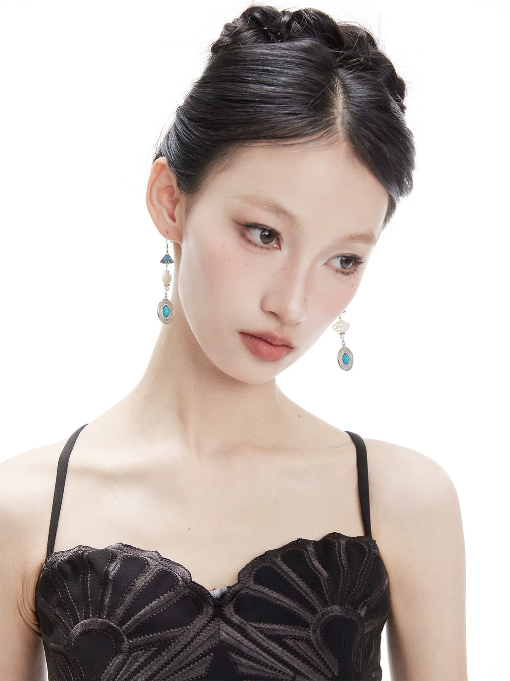 NO SOLUTION Vintage Court Gem Earrings