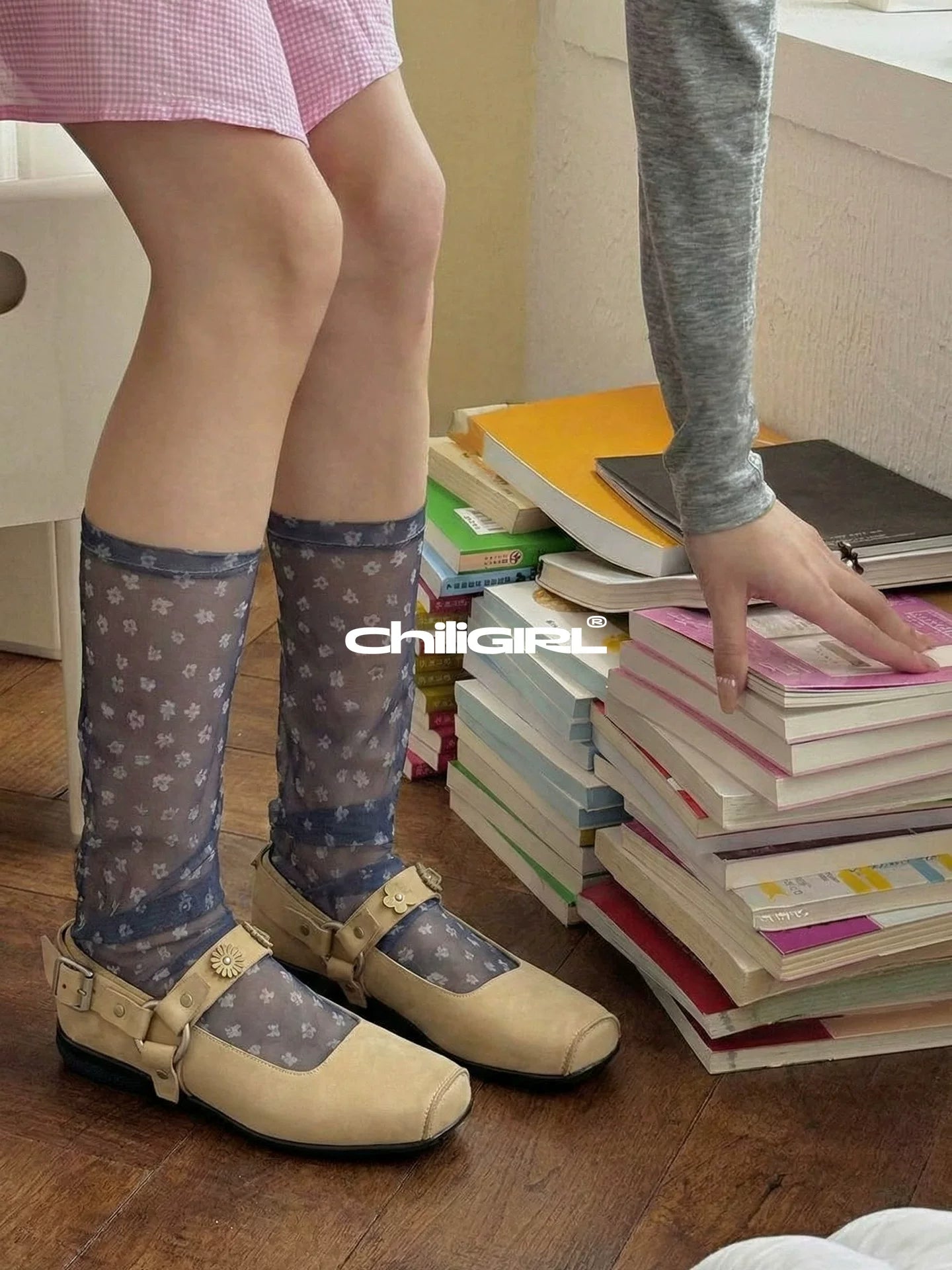 CHILIGIRL Flower One-word Buckle Strap Versatile Shoes