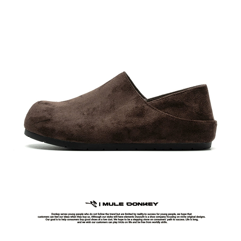 Donkey Wears A Pair of Thick-soled Half-slippers