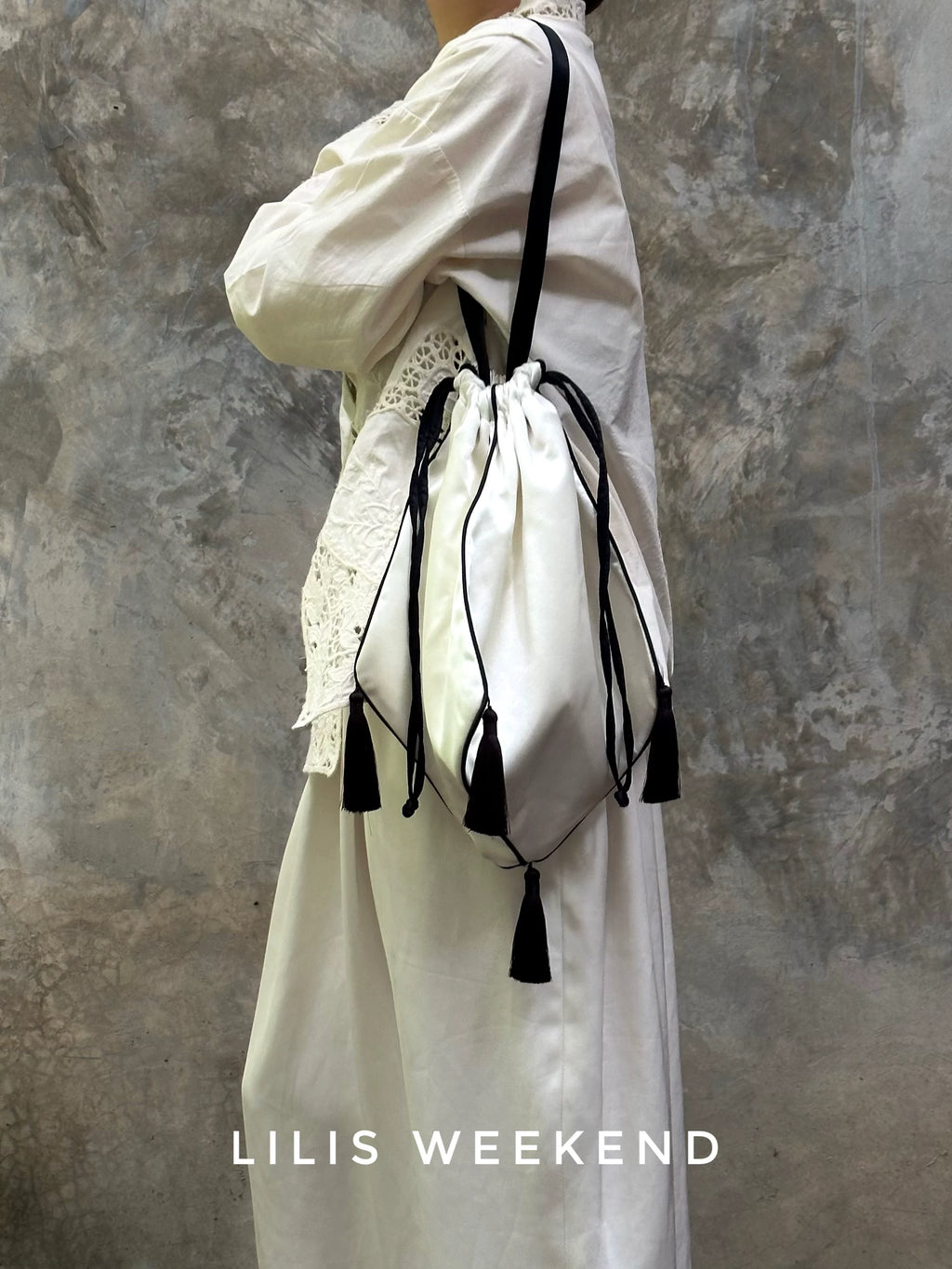 Lilis Weekend Retro Drawstring Lantern Fringed Bag