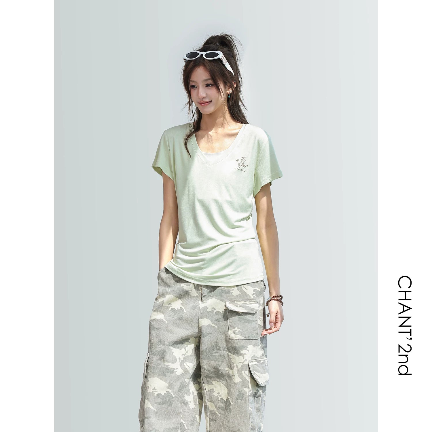 CHANT2nd Bear Print V-neck Tee