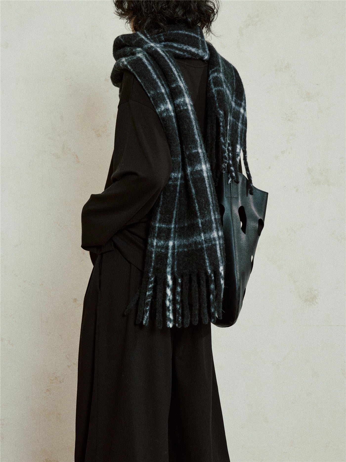 SUNYVONNE Vintage Plaid Fringed Scarf