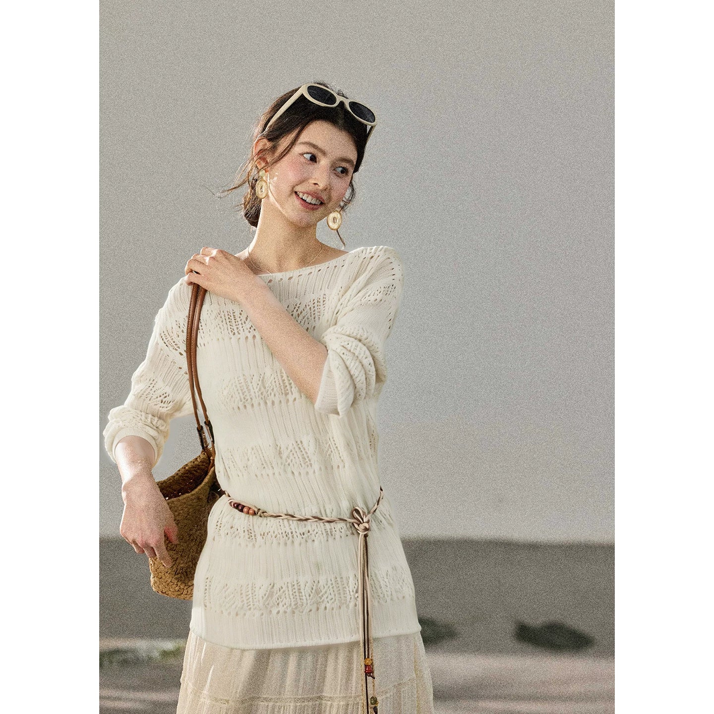 TYANG Round Neck Hollow Light and Loose Long Sleeves