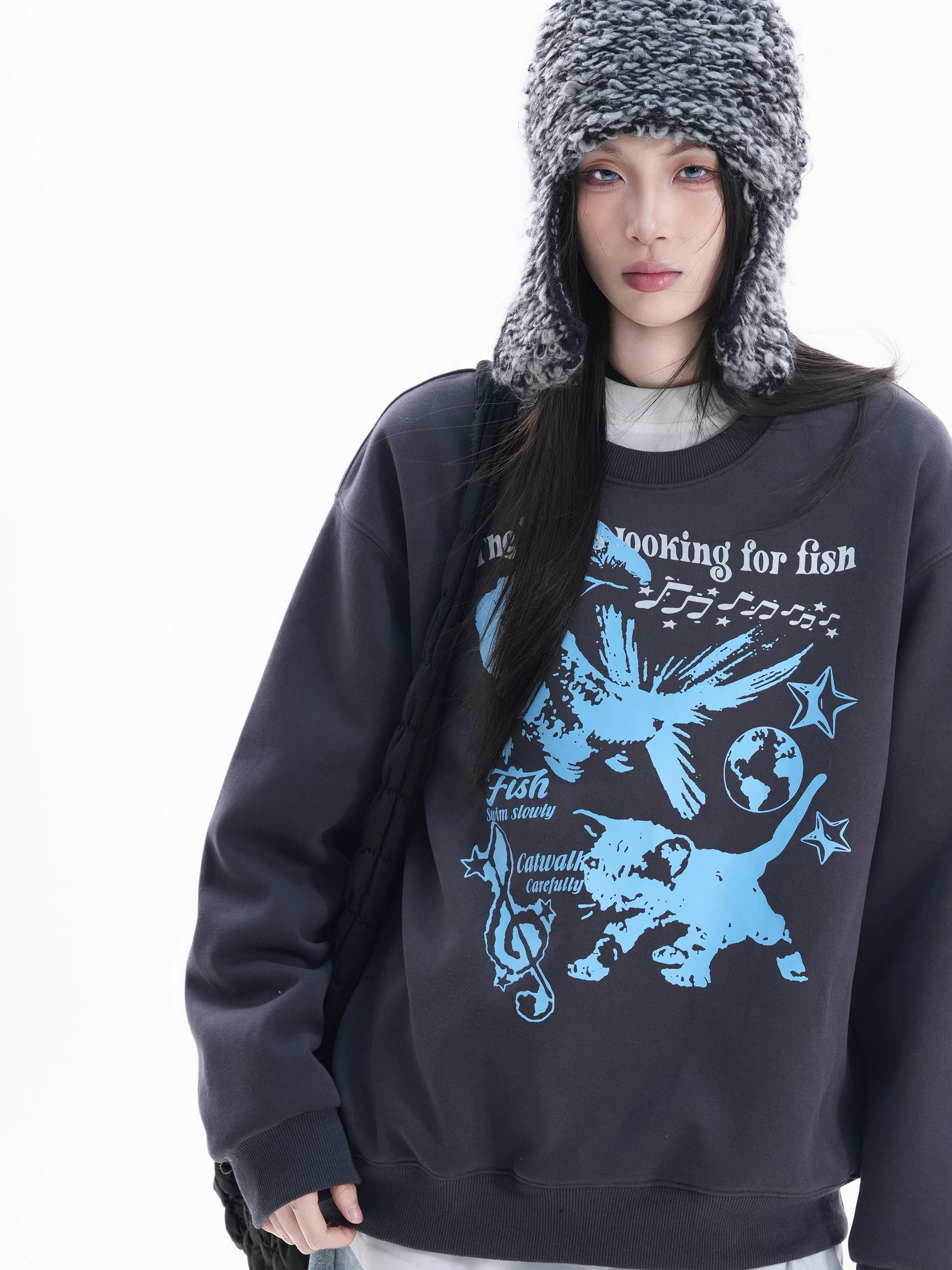 Zuocisankon Retro Cat Print Crew Neck Fleece Sweater