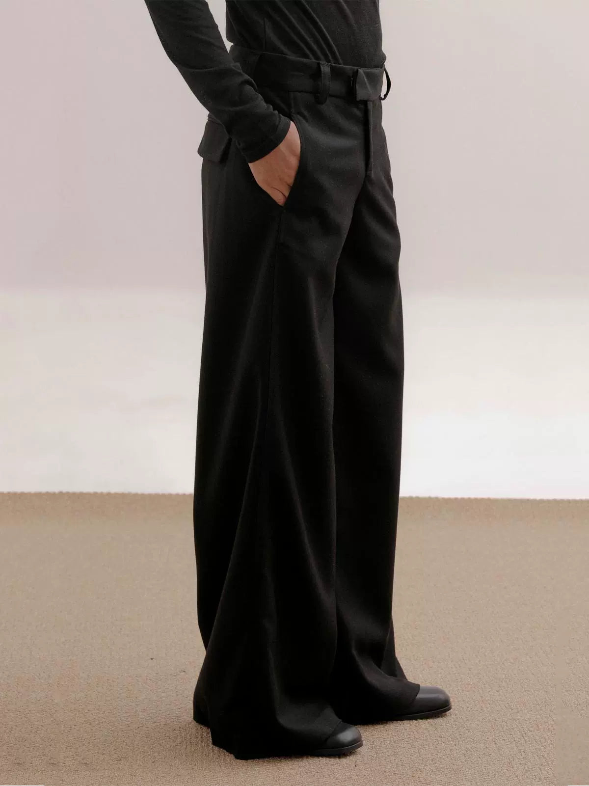 COLN Low-rise Wide-leg Flared Pants