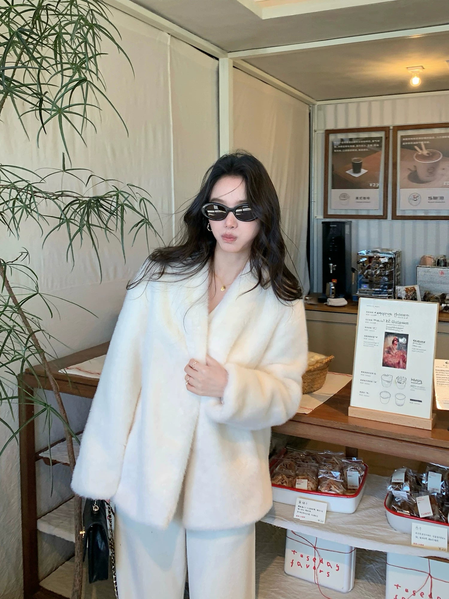 Pusumede Temperament V-neck Loose Short Plush Jacket
