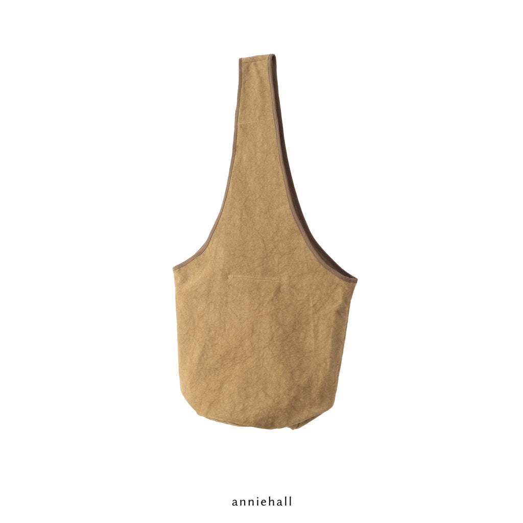 Anniehall Makes Old Washed Large-capacity Satchels.