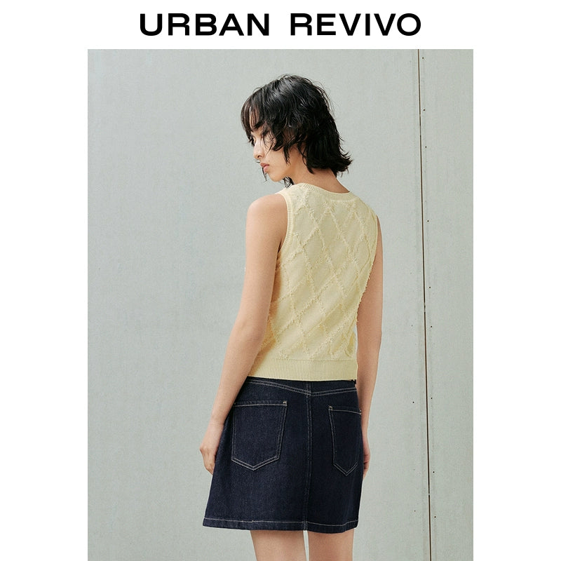 URBAN REVIVO Elegant Three-dimensional Rhombus Texture Knitted Sweater