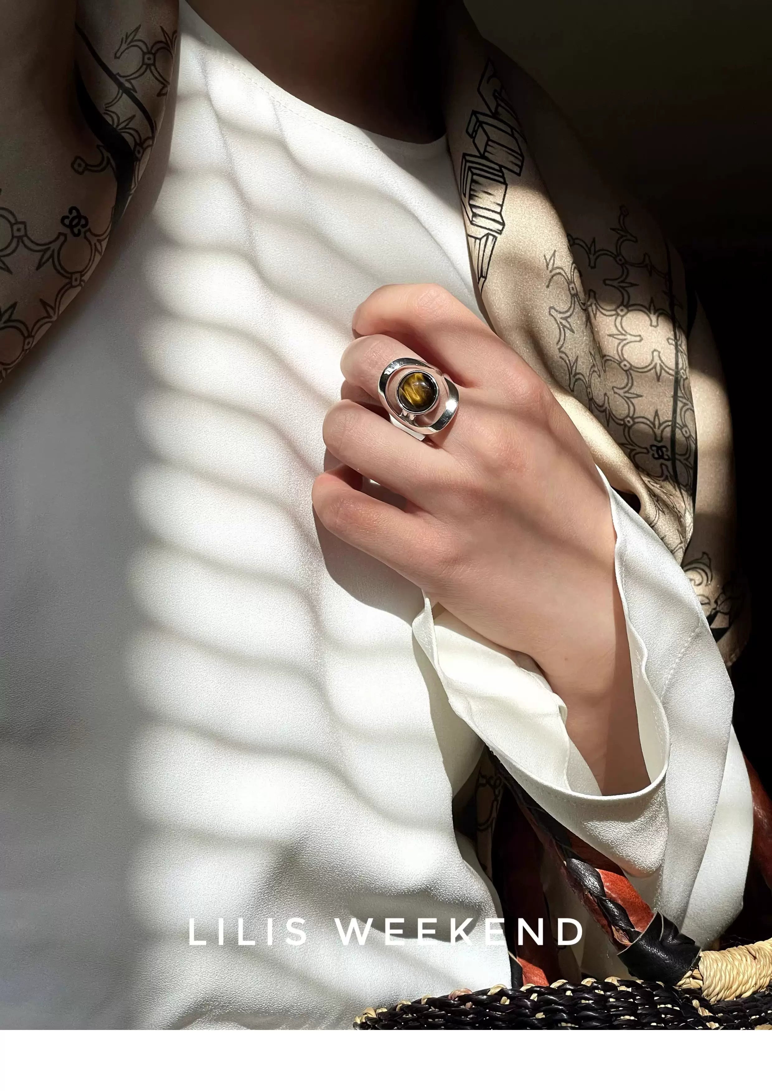 Lilis Weekend Niche Roman Ring Tiger's Eye Ring
