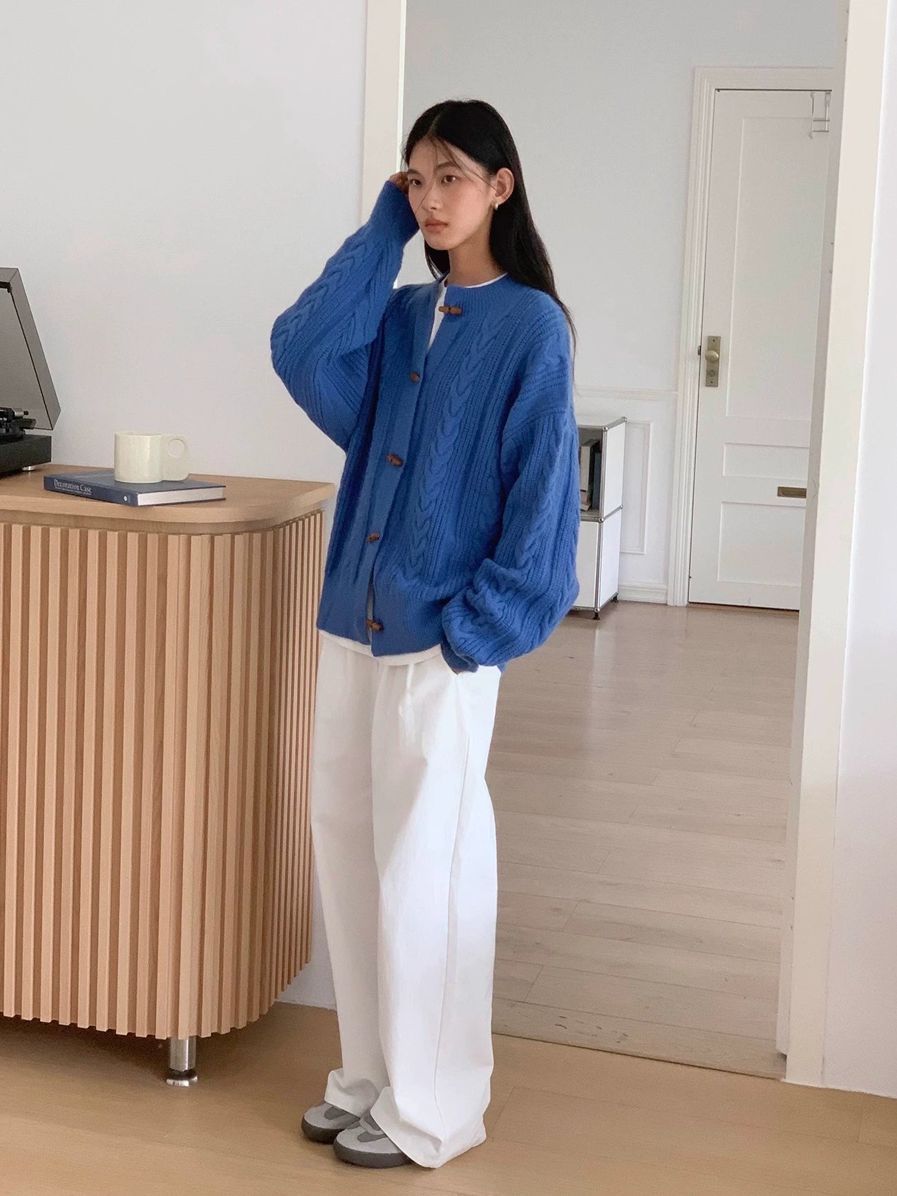 EIGHTHMONTH Loose and Thin Lazy Style Knitted Jacket