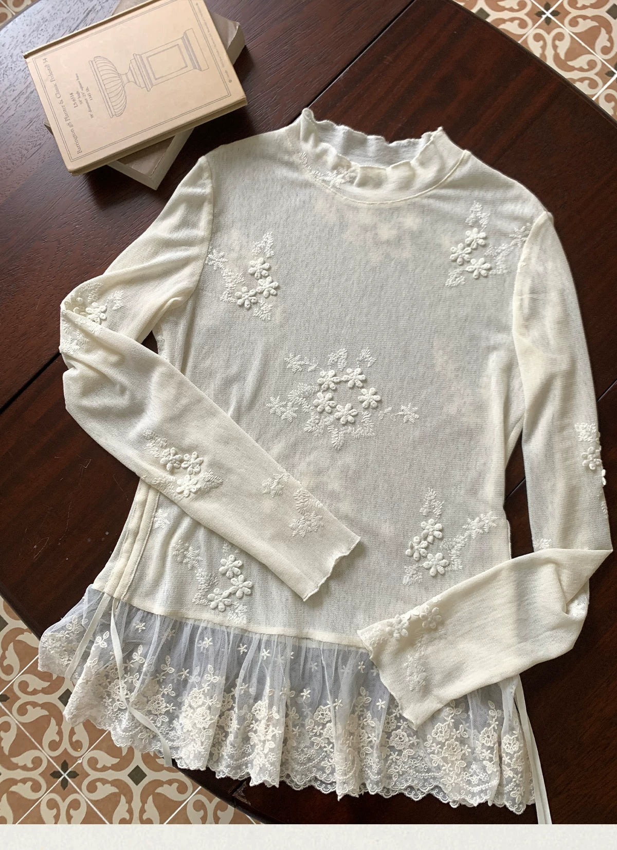 MUCHA Three-dimensional Embroidery Thin Slim Long Sleeves