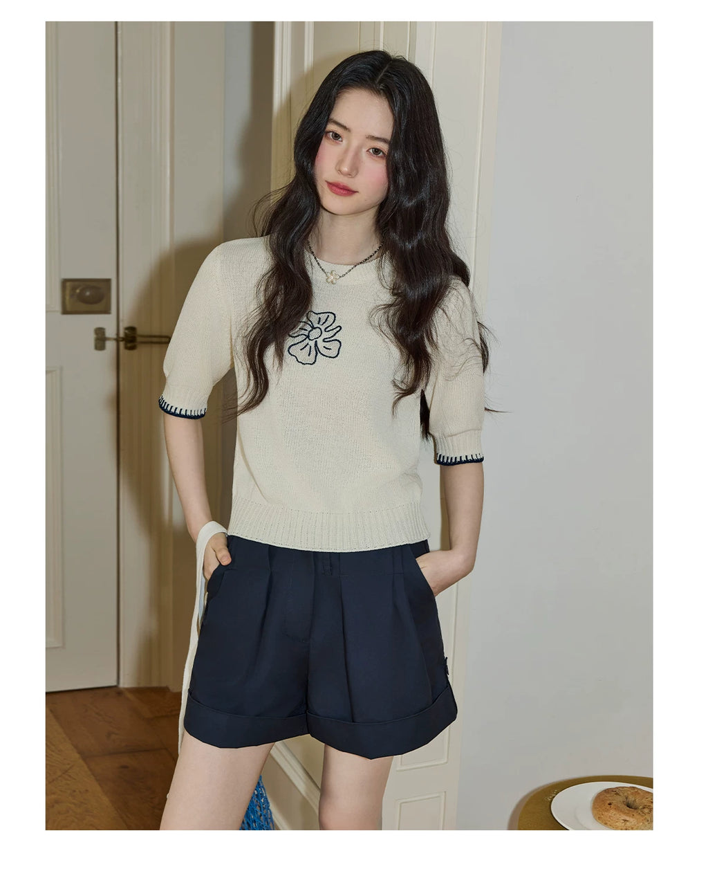 XUJING Embroidery Front Shoulder Knitted Tee