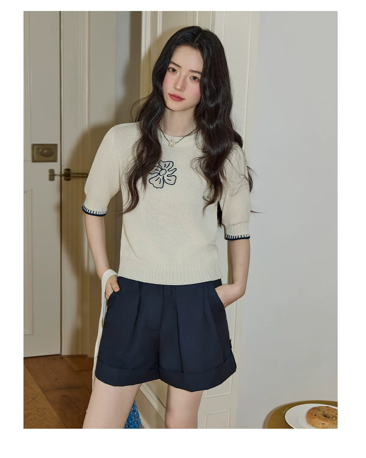 XUJING Embroidery Front Shoulder Knitted Tee