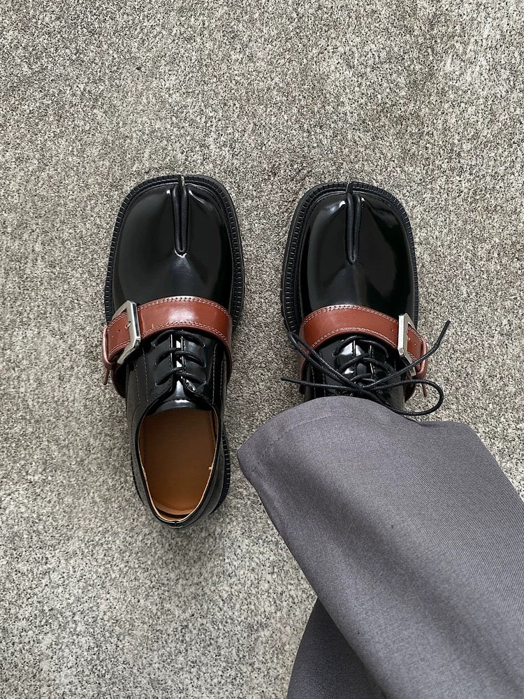 SHENLV STUDIO Buckle Tabi Shoes