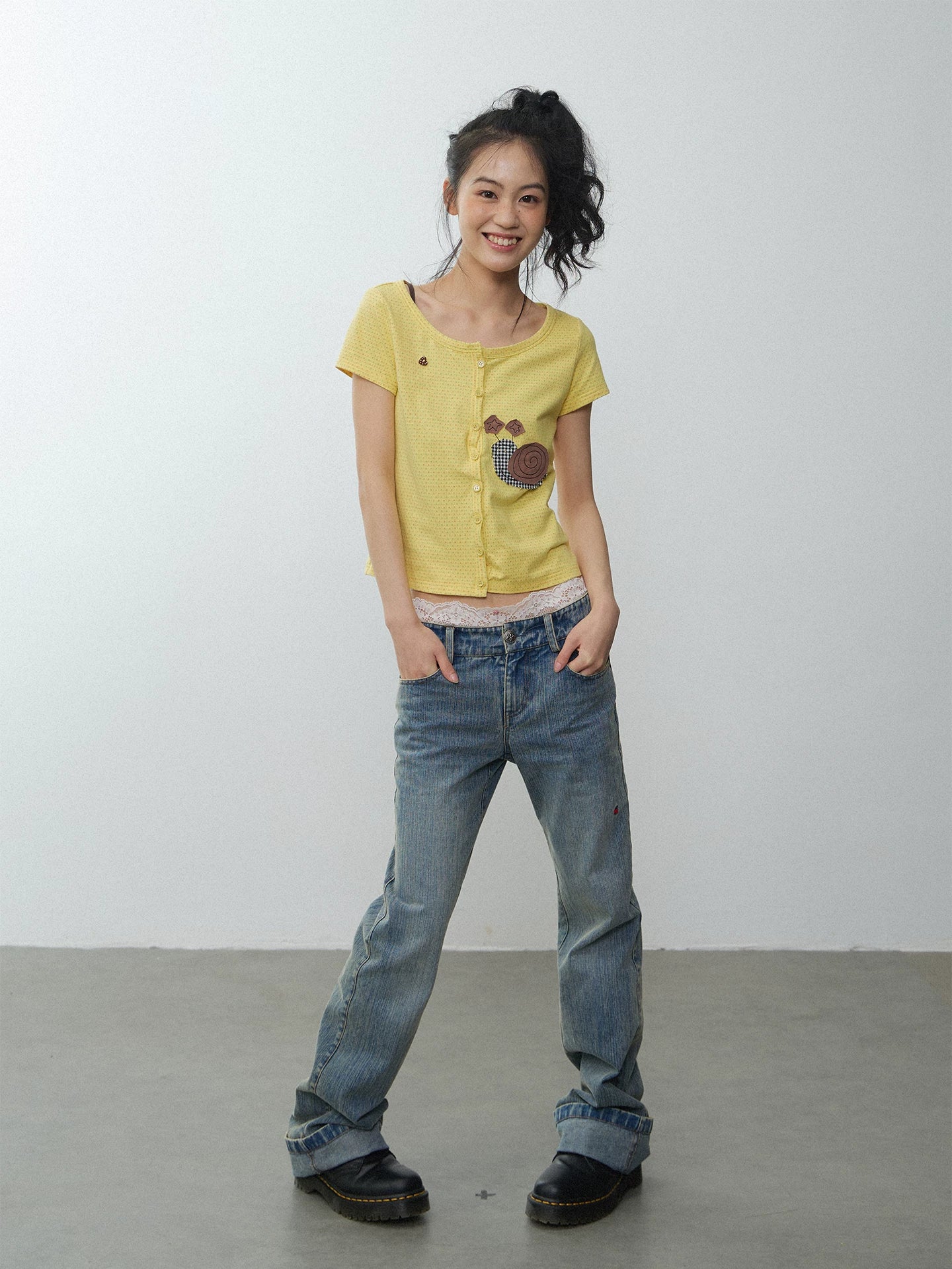 In Two Twos Snail Patch Embroidered Casual Tee