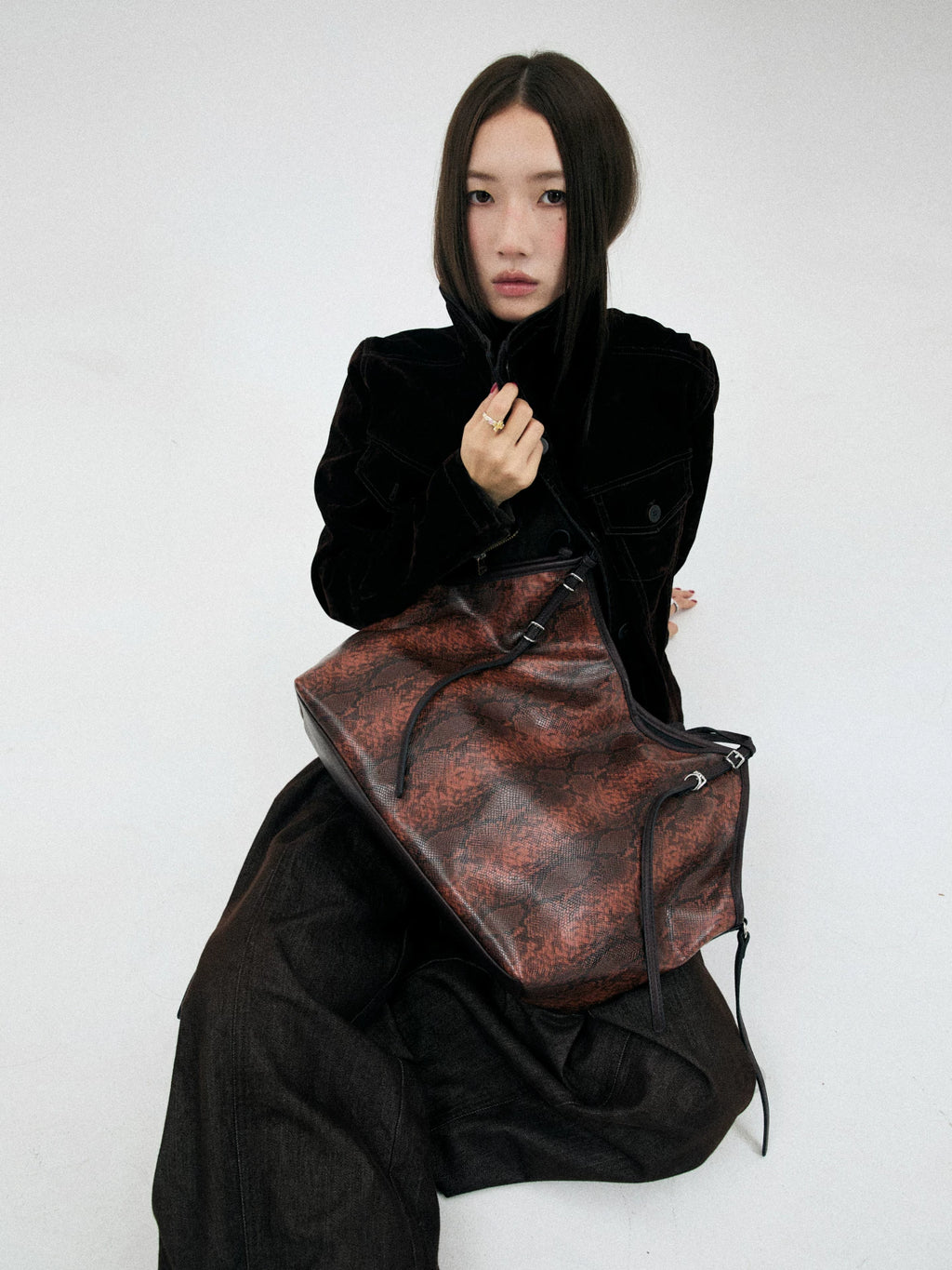 BINGBONG Large Capacity Snake Pattern Commuter Shoulder Tote Bag