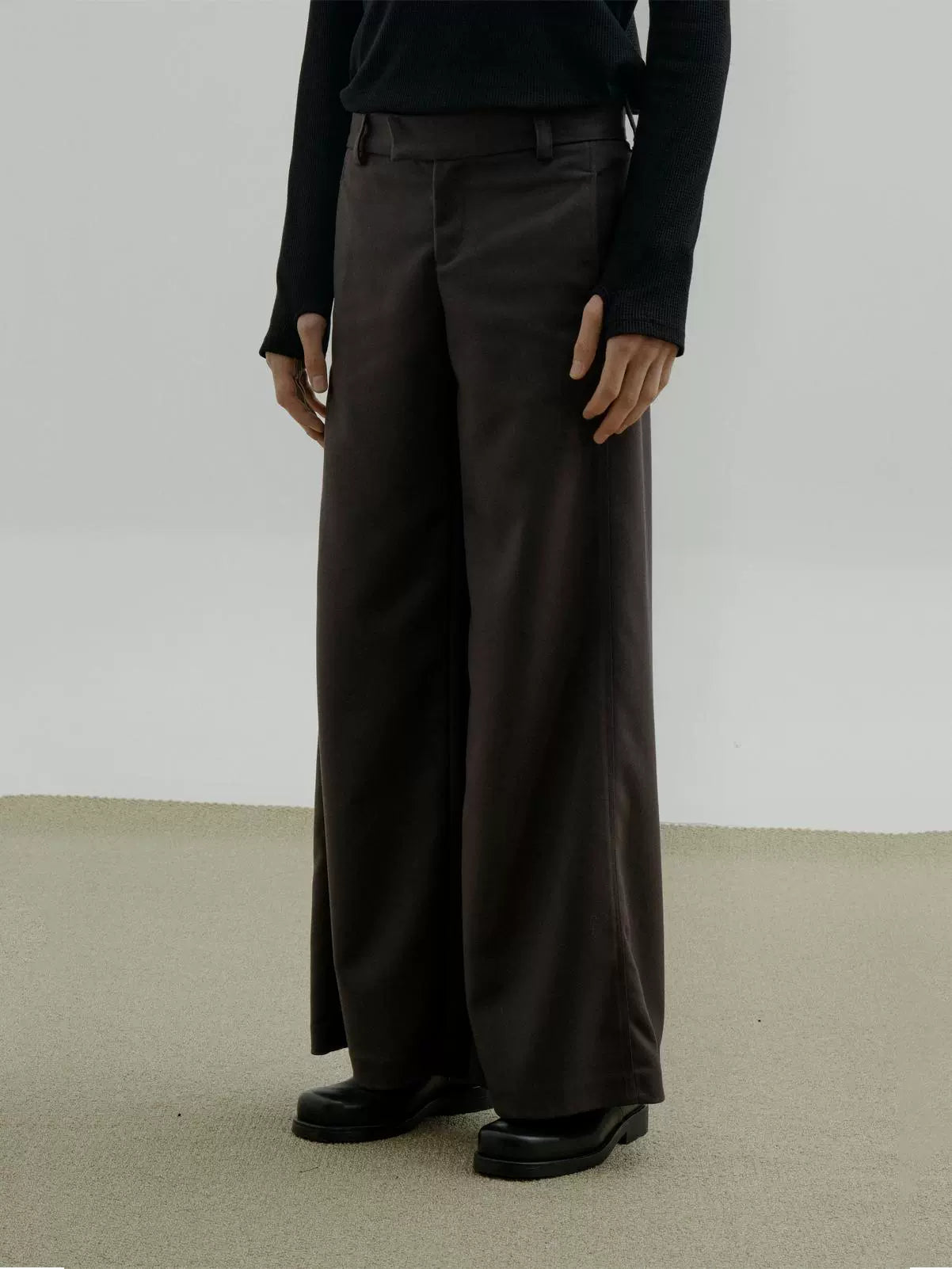 COLN Low-rise Wide-leg Flared Pants