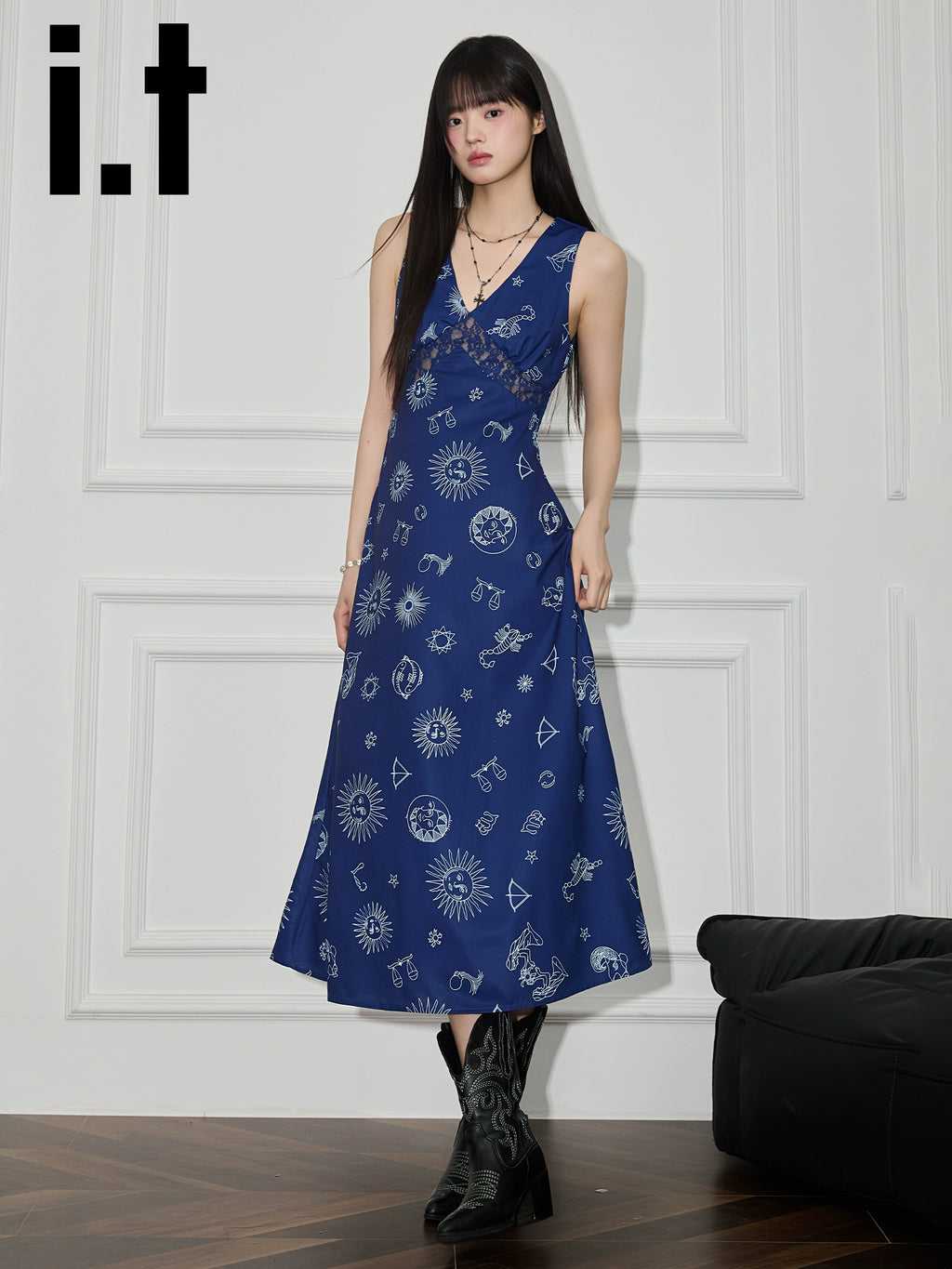 IT: CHOCOOLATE V-neck Vest Dress