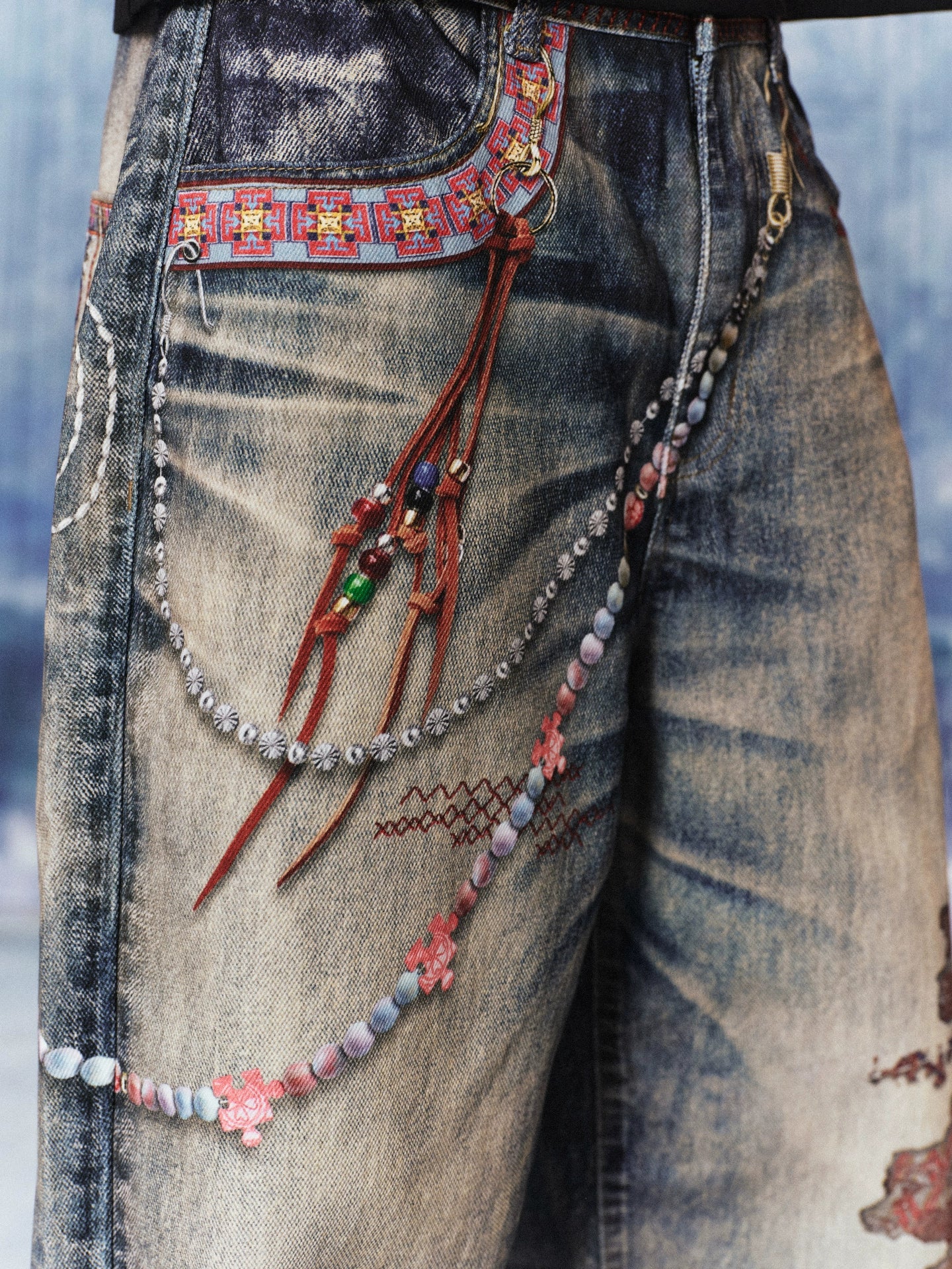 YADcrew Ragged Embroidered Print Denim Trousers