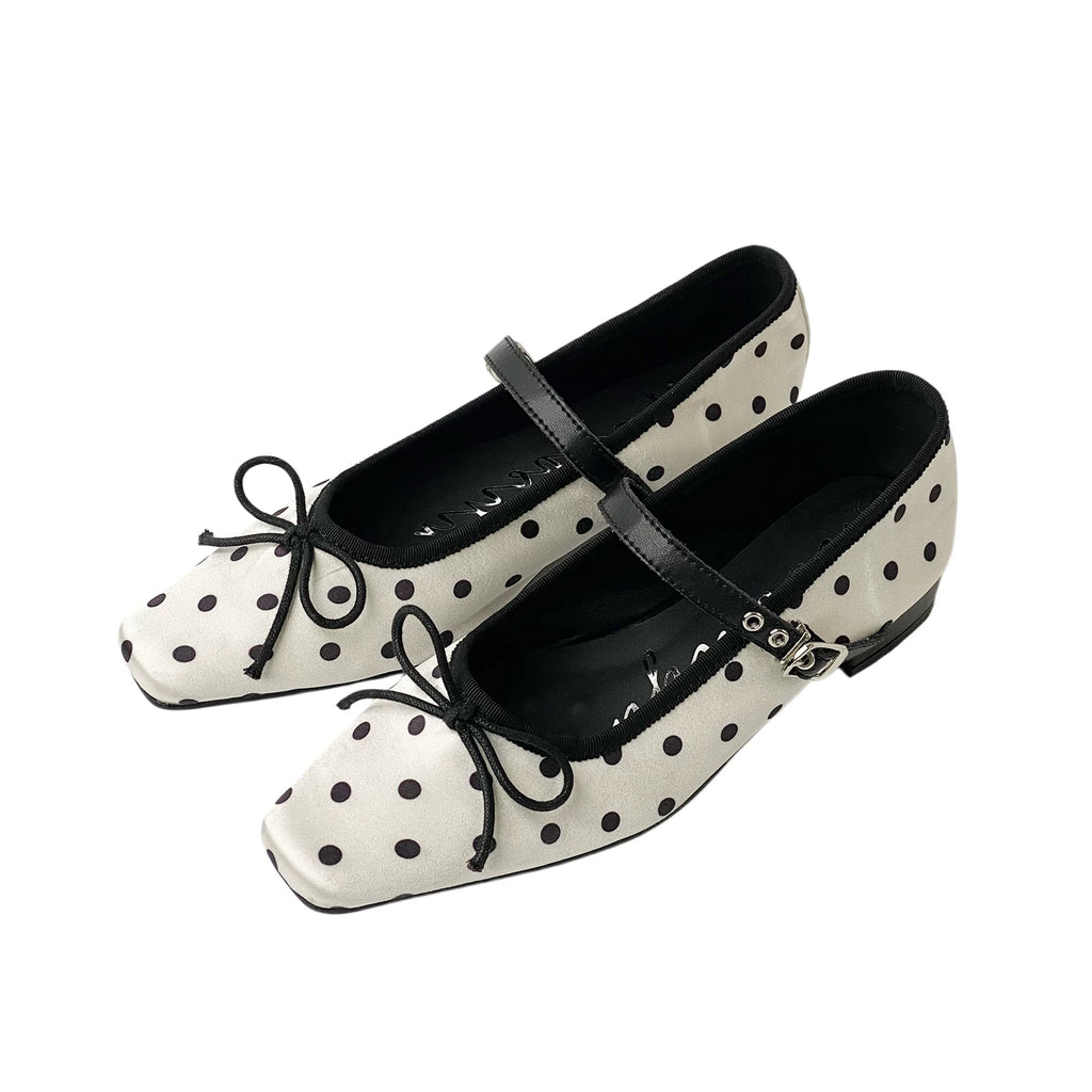 Mooreyu Polka Dot Bow Pointed Shoes
