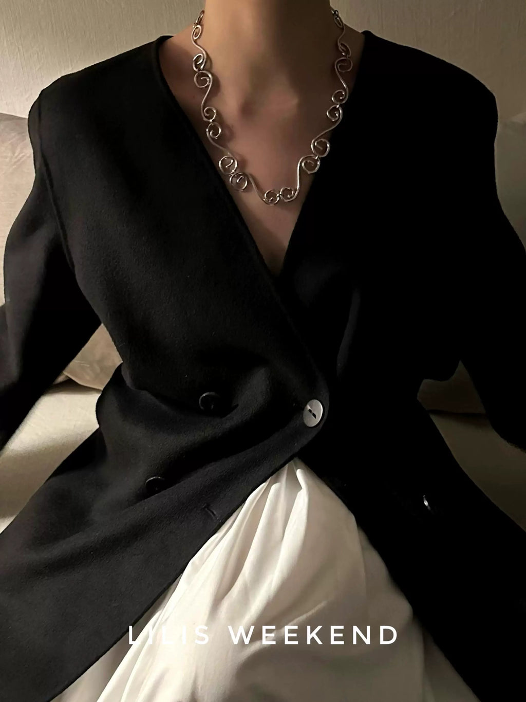 Lilis Weekend Premium Aura Niche Necklace